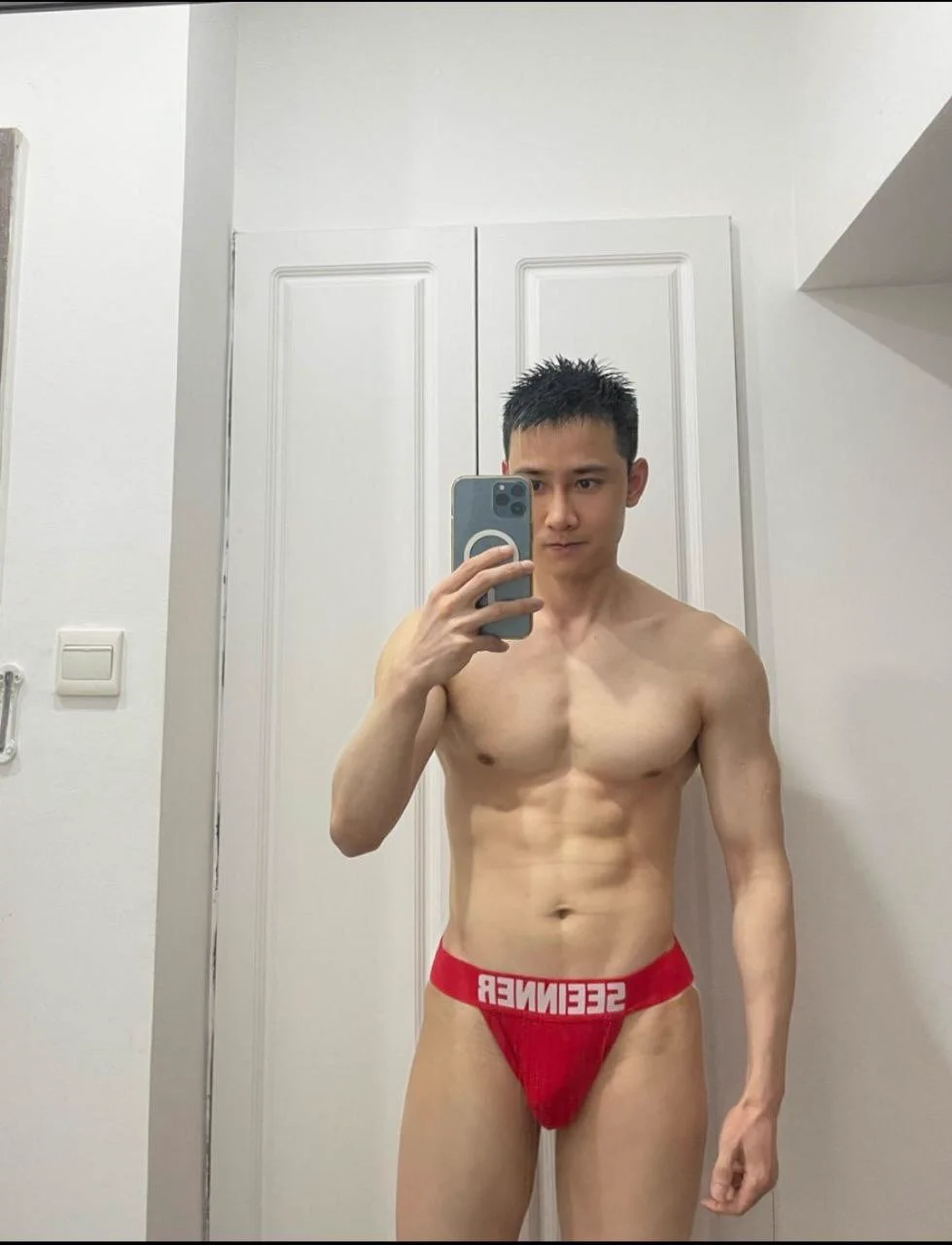 运动完洗个澡，秀下身材等你来玩 https://t.co/M5IVPWTuRT