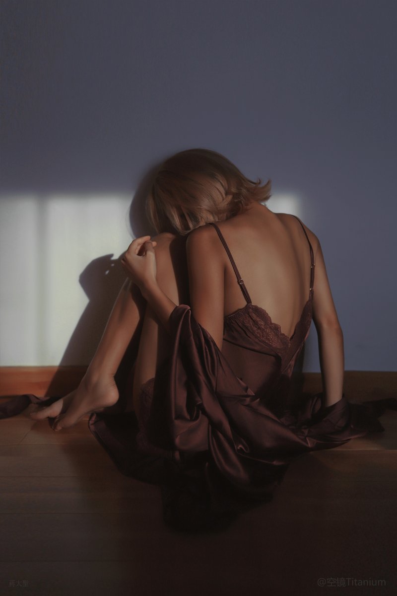 “再向情绪自首”  

摄影：@kjtitanium_

#光影 https://t.co/QUZ2nlWj3E