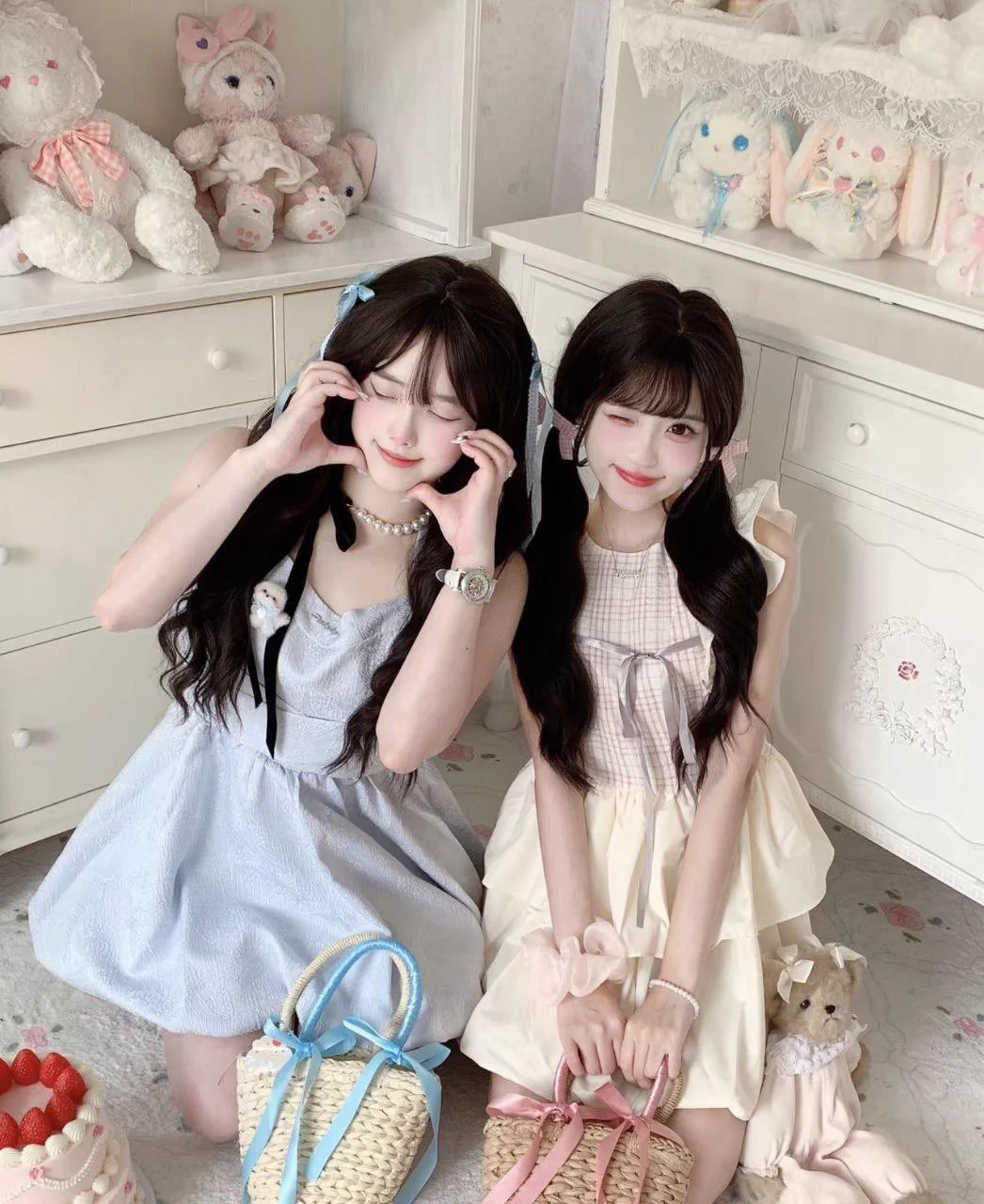 深圳江南🏠姐妹花06年少萝 165 C 78斤 南方女生超级无敌清纯甜美类 处女脸瘦小白 五官精致 天然无整从小玩到大的好闺蜜 长相相似 身高体重均一样 配合默契 完美体验 https://t.co/wNOnjXZHca
