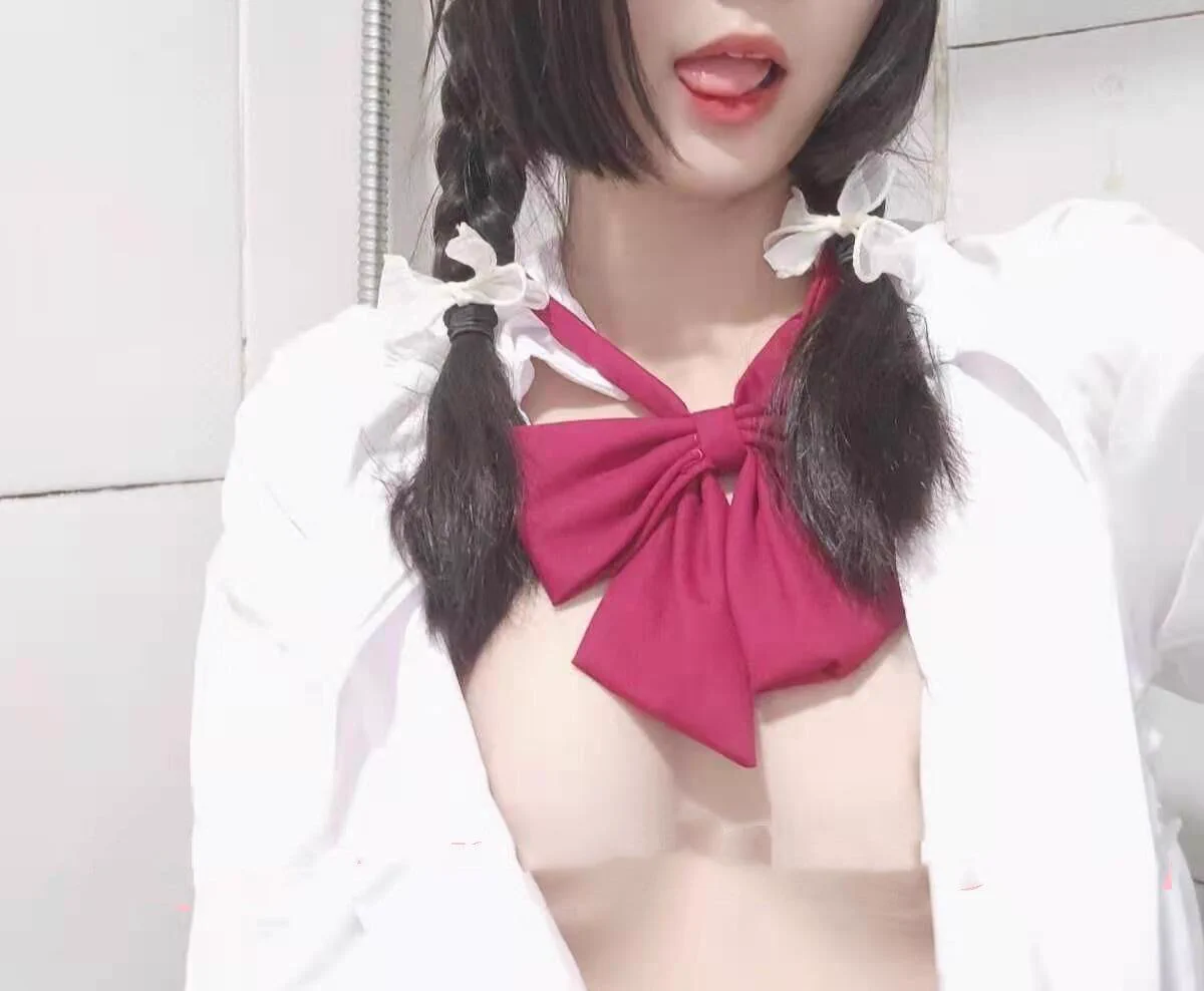 这个屁股坐上去的话，会不会直接就会🐍了 https://t.co/JAXJKaCDAT
