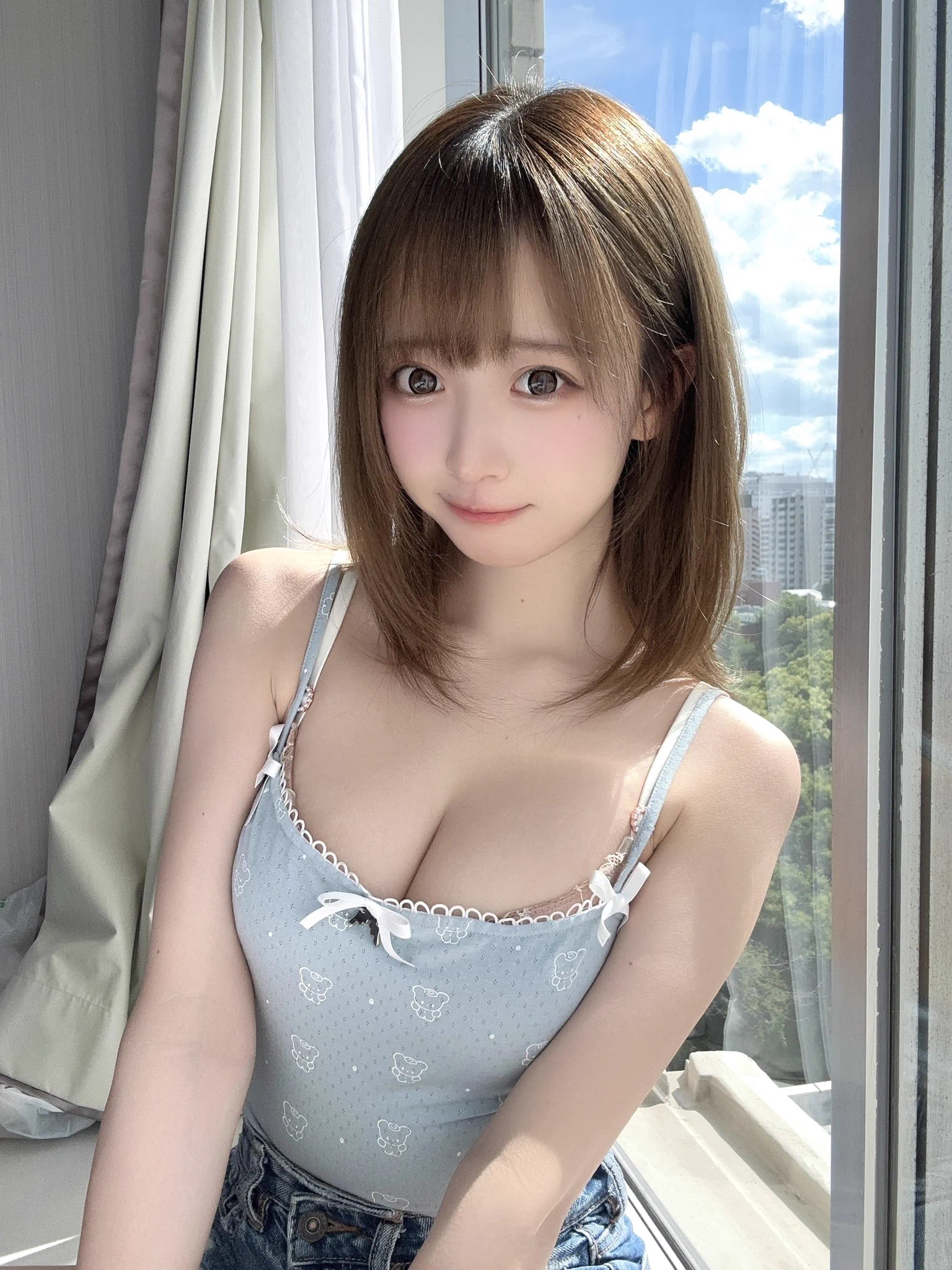 @chanbaekkailu1 今日のyamiちゃんも世界一可愛い🥰可愛い＆セクシーな服に可愛すぎるポーズ♡チョーカーも可愛くて似合ってる🎶ヴィヴィアンのやつかな？ほんと、yamiちゃんは毎日可愛いを更新してくれてyamiちゃんの可愛さに勝てるのはyamiちゃんだけだ😂yamiちゃんの可愛さは世界一💞@chanbaekkailu1 https://t.co/d8hagLBfPD