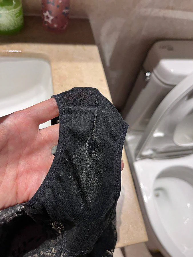 自从结婚后基本就没怎么有过性生活了，现在一摸就湿了..最近能有一点点时间，所以发个交流贴，希望能遇到有缘的朋友，仅限素质、干净男士，随缘交友！我是新手，没怎么活动过，需要先从交朋友开始，慢慢来。我不需要🚪 也不需要有偿.我需要的是给能生活增添乐趣、带来一点调味剂的人... https://t.co/ARzwsgTU7U