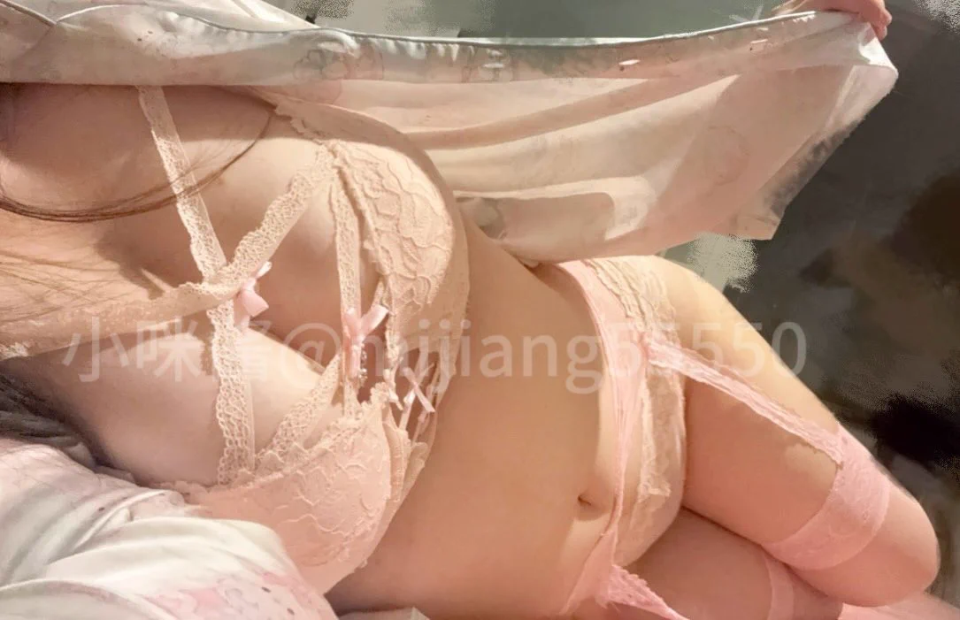 睡衣里面有什么@SexytoDoll @SexytoBaby @SexytoGirl @SexytoLady https://t.co/xDRAXBNaGW