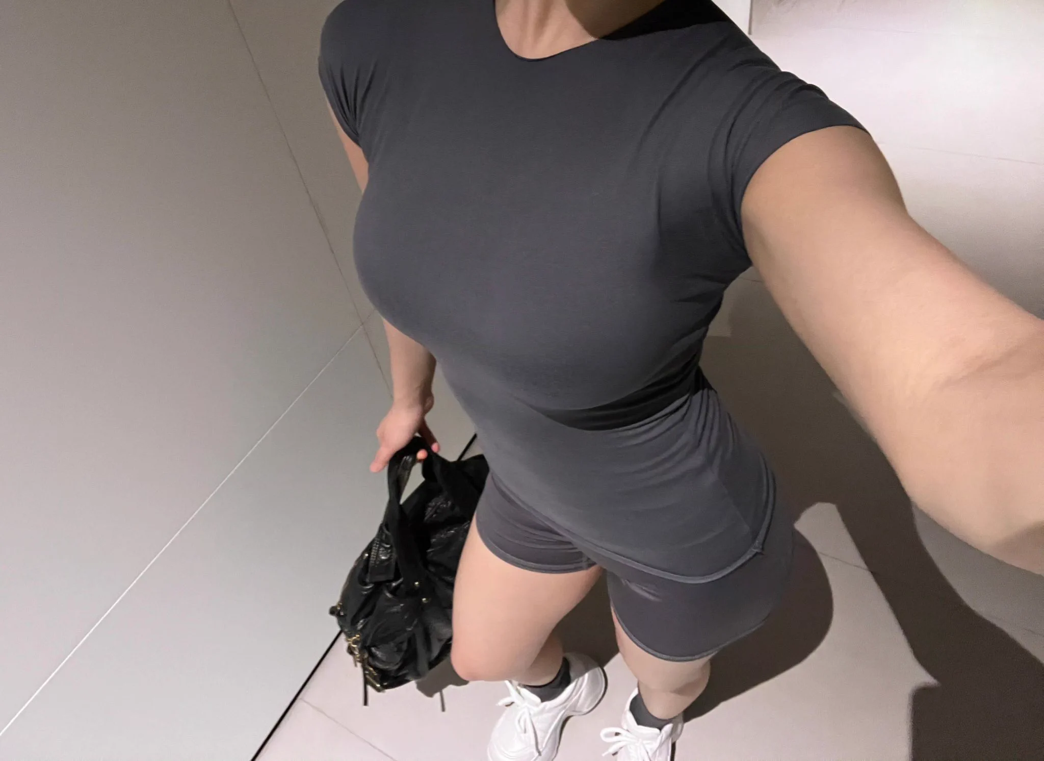 待会健身结束有一起吃夜宵的吗 https://t.co/cF6mQpLFby