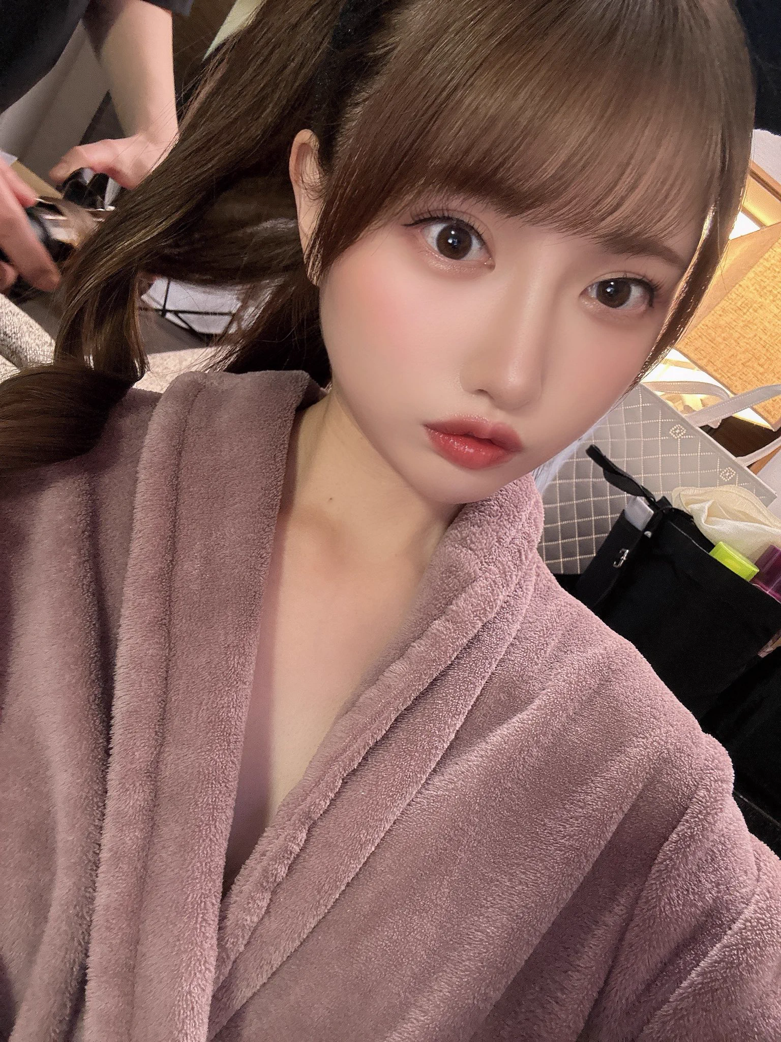 おはよ🍑 熱海撮影4日目!! メイクの感じでなんの撮影かわかった人いてますか…？( ˙꒳​˙ )💕 https://t.co/zgfm5IoA6X