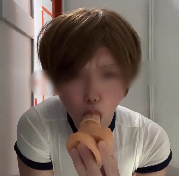 1人寂しいデカクリ女はピストンマシーンで雑魚まんこ犯してもらって満たします。。。本編はmyfansまで🙈🙈 https://t.co/Y91WZF5Vwh