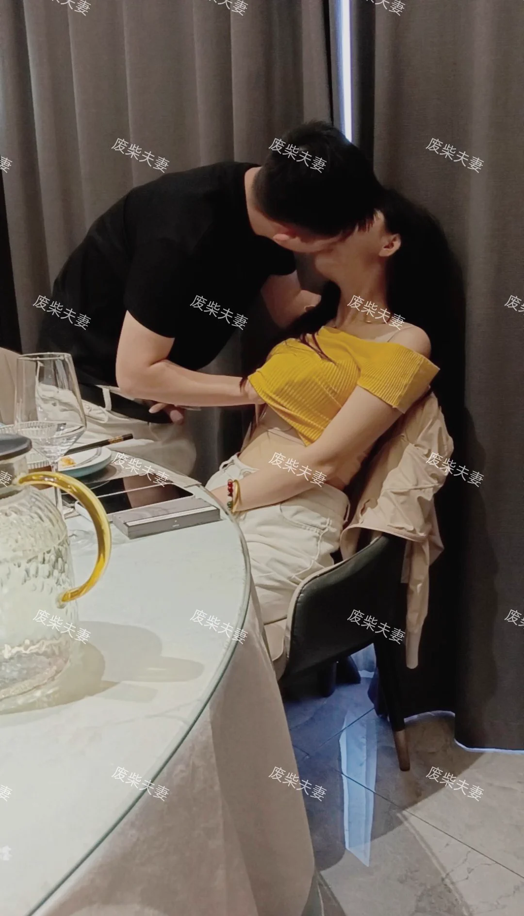 正吃着饭，老婆和单就开始了，瞬间感觉饭也不香了。#临沂 #夫妻 #绿帽夫妻 #淫妻 #交换 #找单男 #临沂绿帽 #夫妻互换 #淫妻3p #多人轮操 https://t.co/KVt3ussrTd