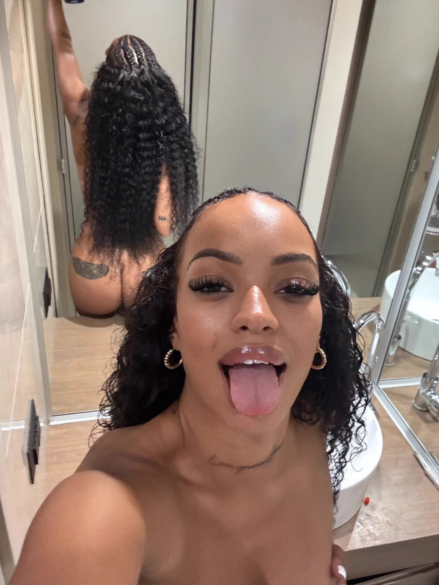 Feed Me 👅 https://t.co/Qj2njS8F3d