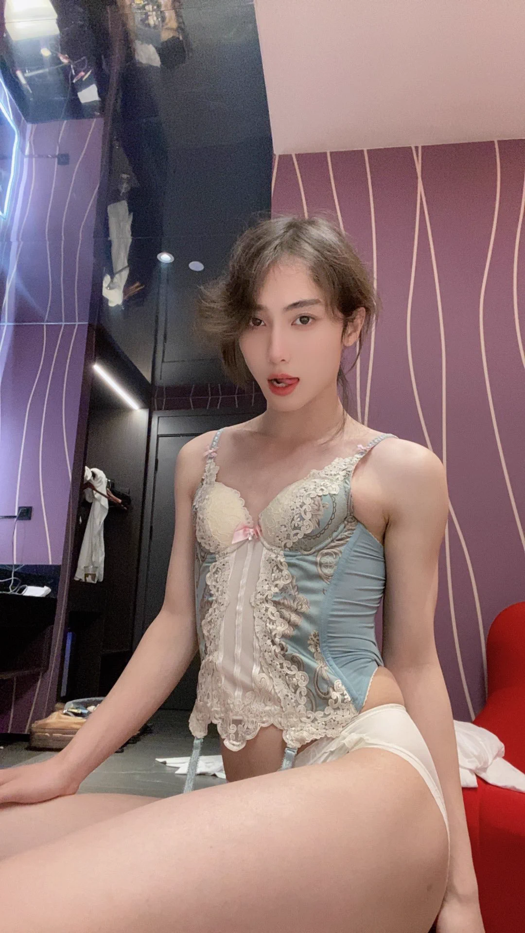 住个情趣酒店嘿嘿😜 #美足 #伪娘 #CD #男の娘 #雌堕 #药娘 #TS https://t.co/L1Fxfuxevf
