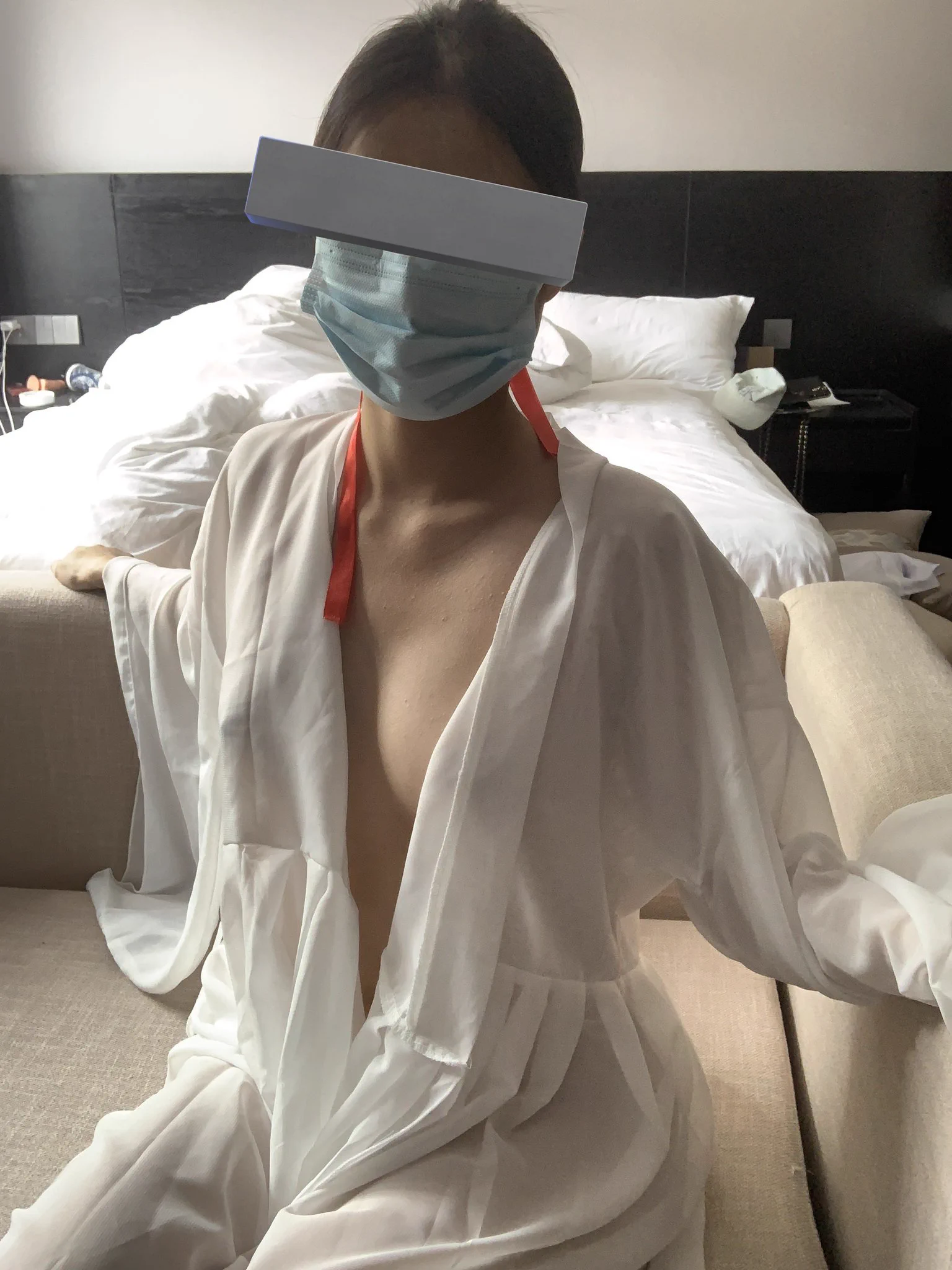 这样遮住应该不会被看到吧？我女大学生穿汉服反差系列（13）@ToBulaer @ToBulma @KawasawaSen @BulmaList https://t.co/6dPLwT8hXY