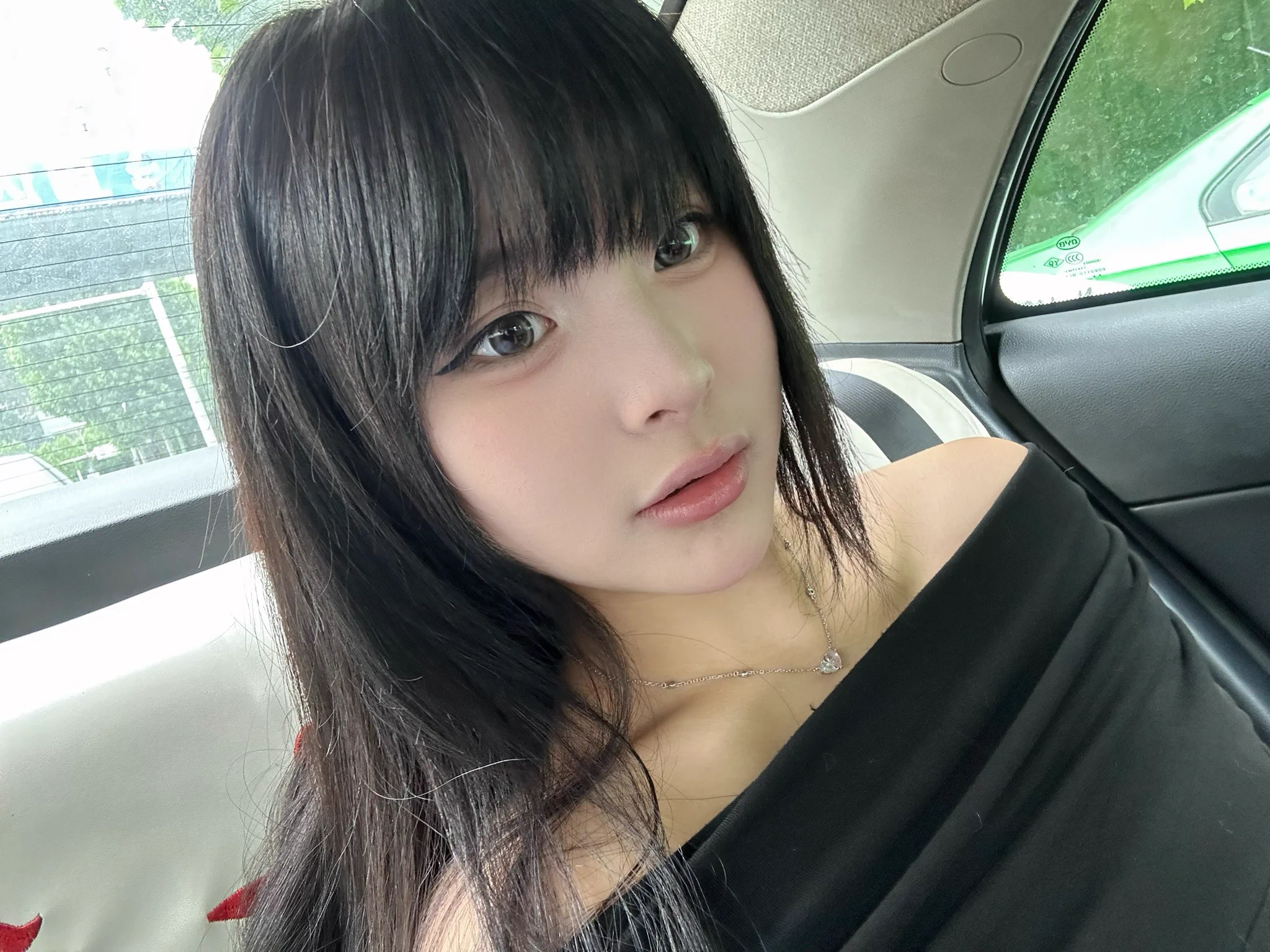 端午节安康 是不是好久都没有看到我的自拍啦 https://t.co/f0qWziuRDp