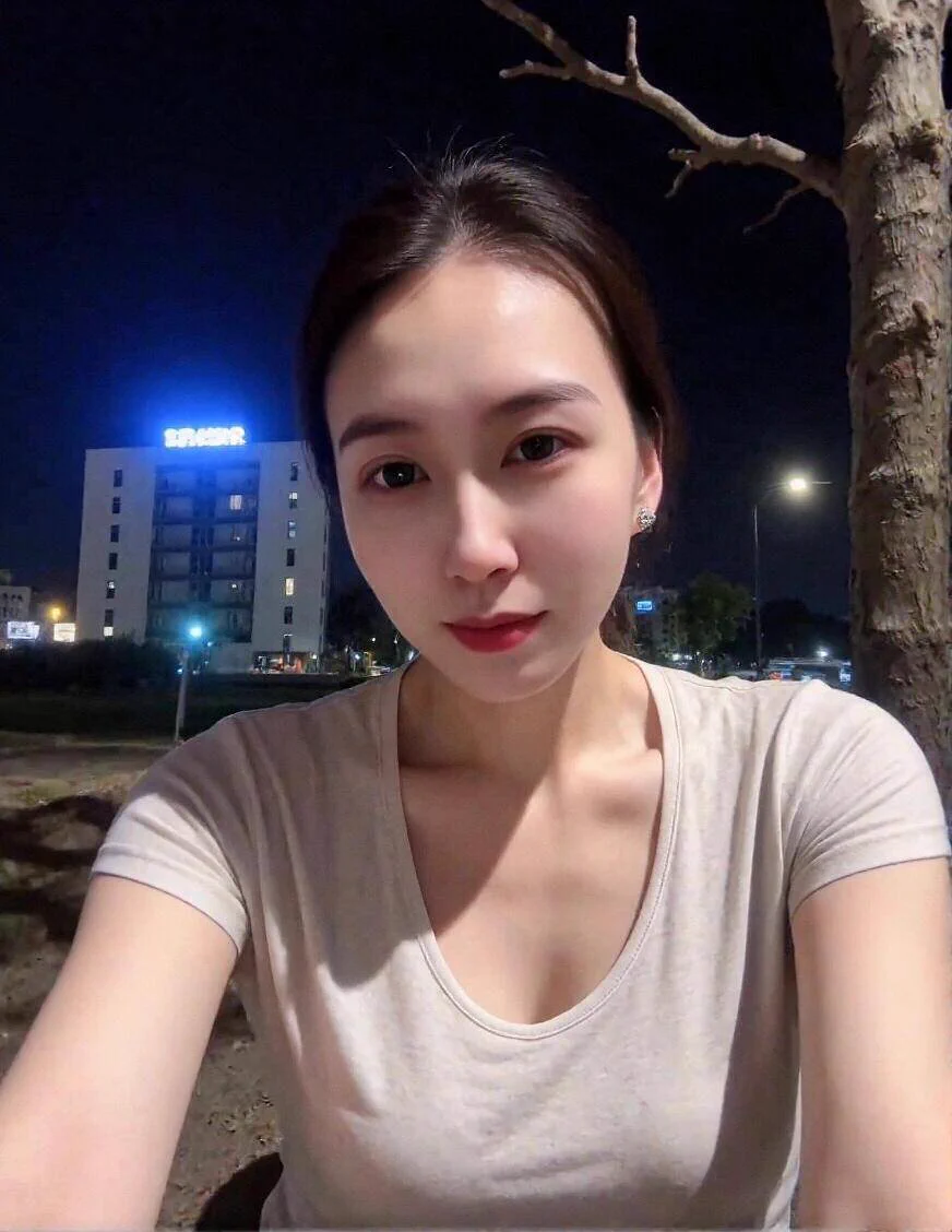解锁了第一次3P体验…坐在一个粉丝的肉棒上的时候，前夫还给我打电话，说端午见一面。根本没空理他，完全沉浸在了粉丝的打桩之中，回看感觉交合处好淫荡… 离婚了就要好好的享受生活，享受性爱，希望能约到更多优秀的粉丝吧～ https://t.co/2GWGdUvnav