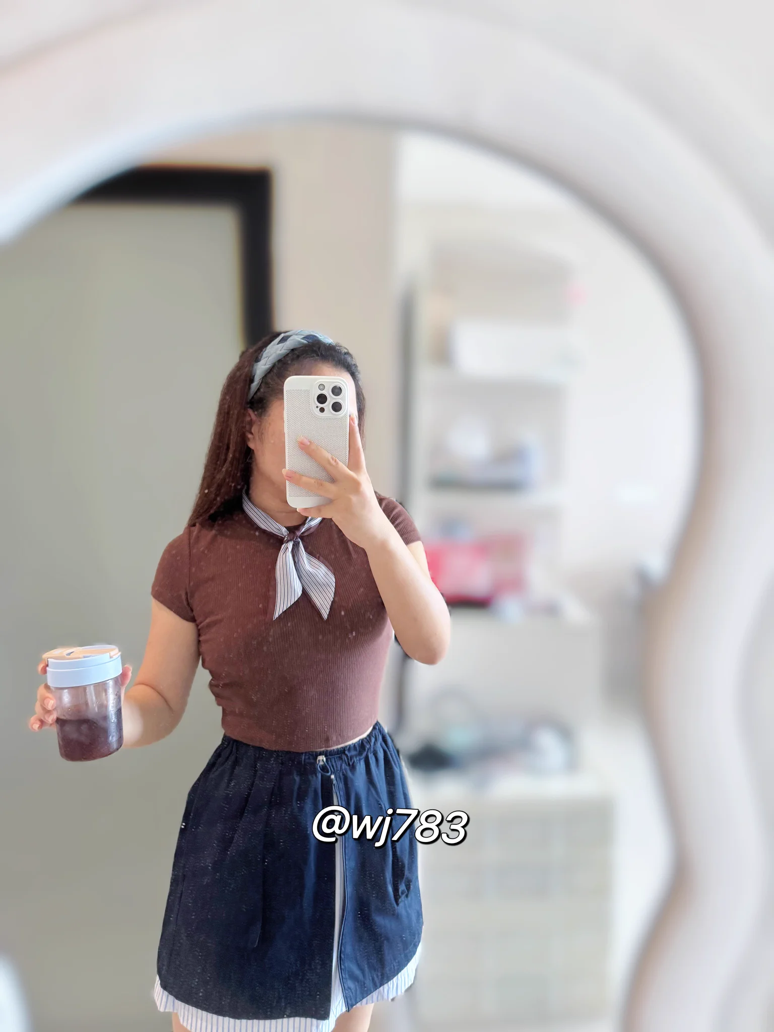 老婆又想她以前180博士情人的鸡巴了 ，酸了😐@zhangsheng021 @007share https://t.co/nYVwst8Zqt