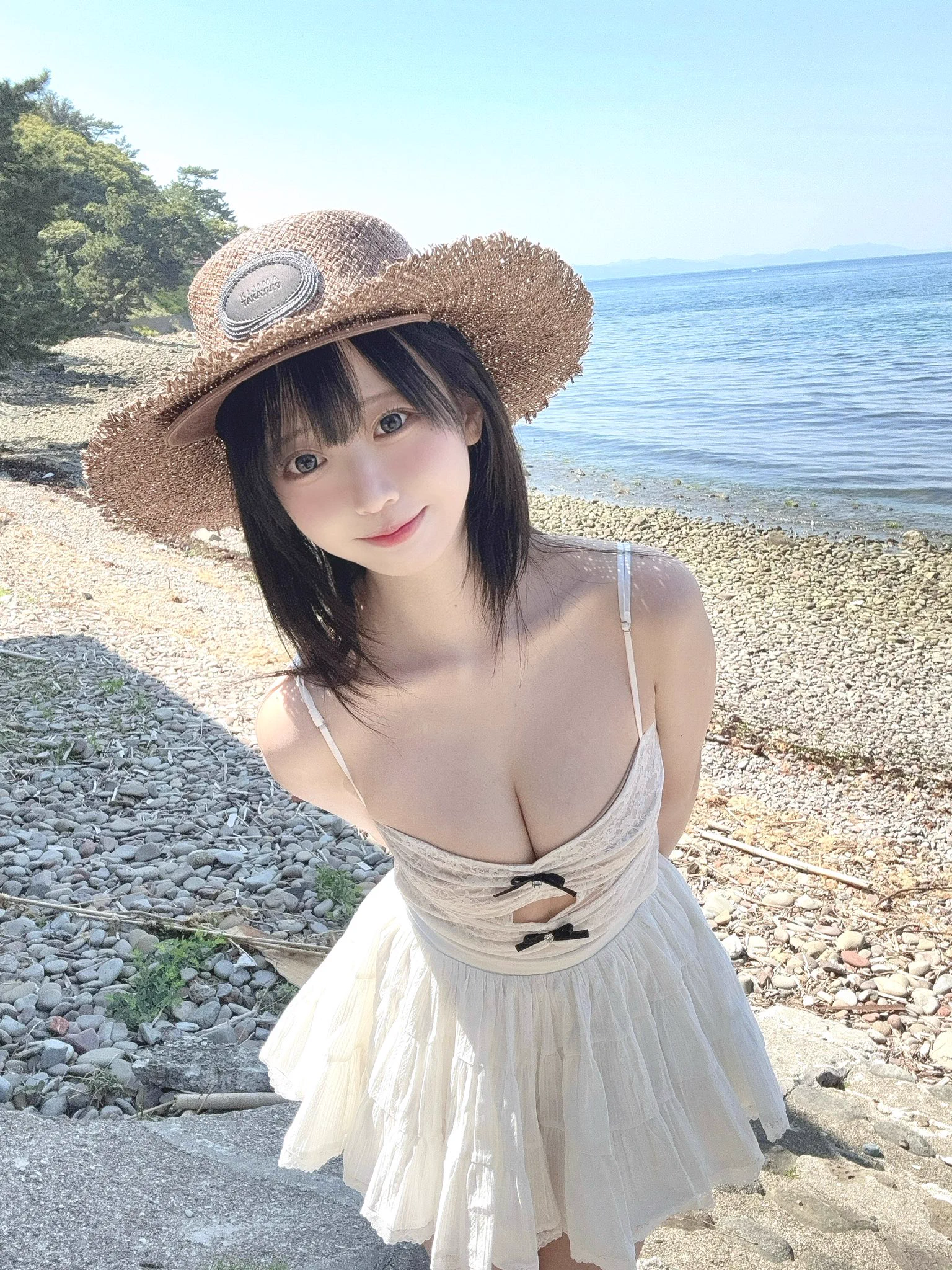 @chanbaekkailu1 めちゃくちゃ似合っててかわいい！！ジューンブライドの時期だし、ドレスのような衣装が素敵！ふわふわでかわいい感じとセクシーな感じがyamiちゃんのマッチしてる！ https://t.co/aLf9XKSukL