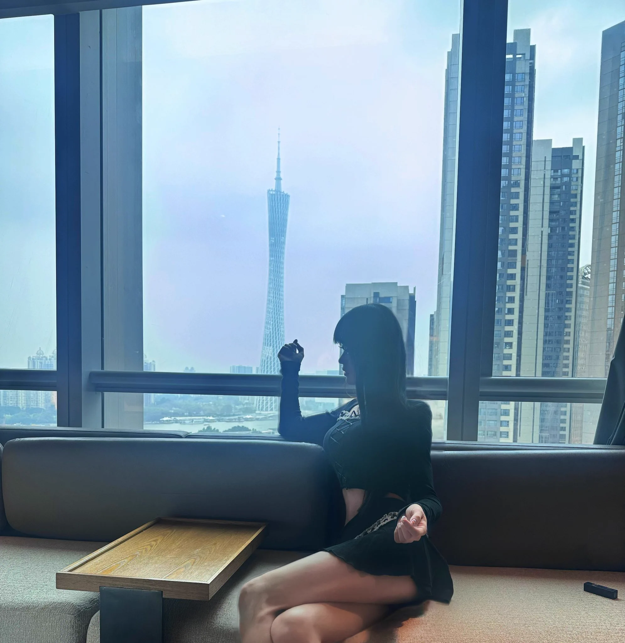 老公 今晚我在康莱德等你🖤已经洗干净了 进门就可以直接操 https://t.co/oFVjcFYW4Y