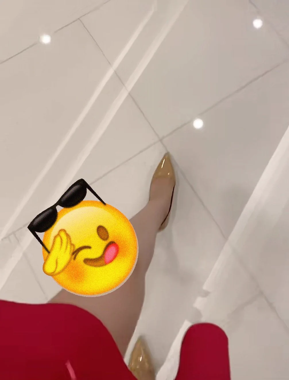 妈呀，今天穿这身路人都盯着我看，好 羞耻！！！ https://t.co/bdXAC0cZvc