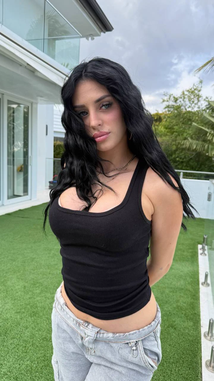 say hi for a free pic 📸 https://t.co/EedfaQPJuR