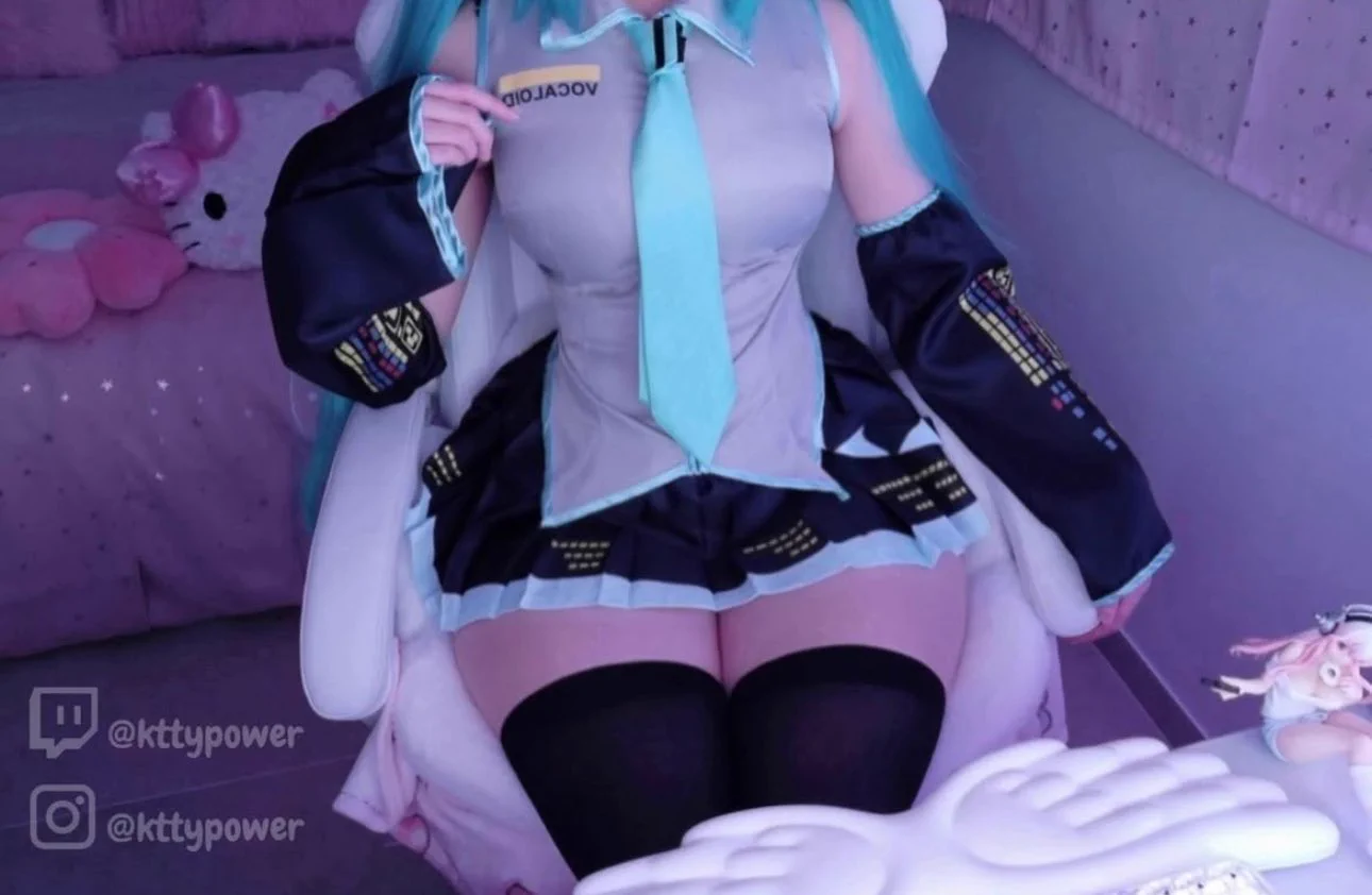 genuine question, do men really think this is attractive ? https://t.co/IvvQstdTdg