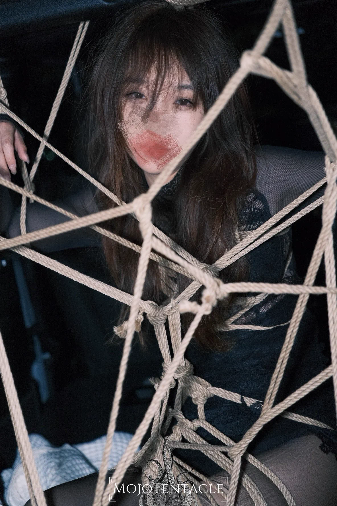 你的爱是禁锢我的牢笼🪢 📸: 我@Fengsiyuan #绳 #绳缚 #绳艺 #紧缚 #shibari #kinbaku https://t.co/HJAU91ay8g