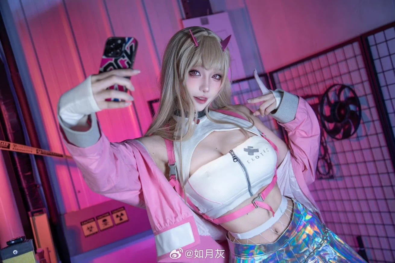 如月灰 https://t.co/ACgLuXskU1