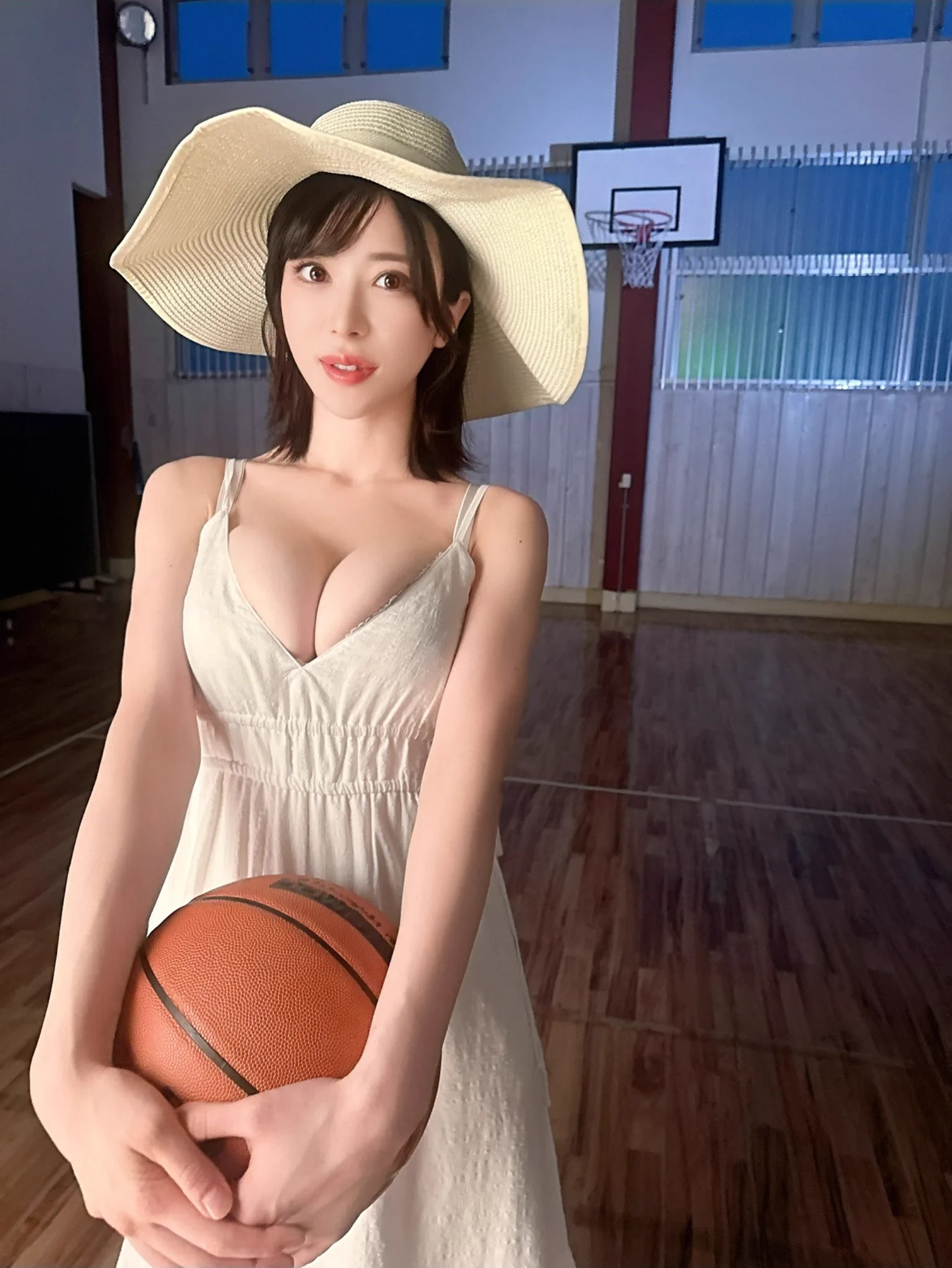 1シーンだけバスケシーン撮影🏀リリース楽しみにしててね🎶7月はみんな念願のガチバスケ物の撮影あるよ！！！！ https://t.co/7Ks1J7A3hJ