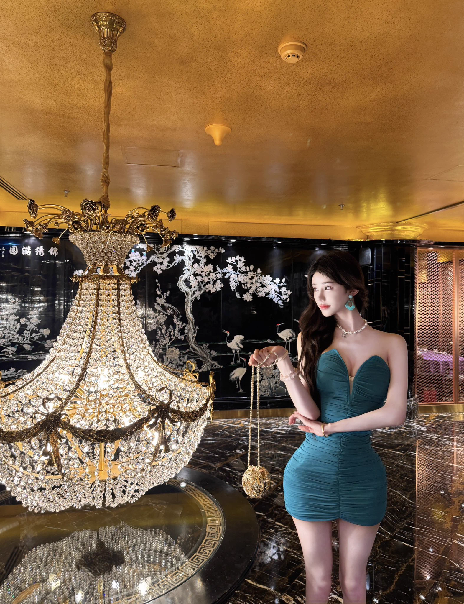 趁我还鲜活 不允许任何人熄灭我 互联网层出不穷的美女 你可以只为我着迷吗 老粉点赞➕转发送好友位 最近在上海 外地大哥可安排🪂 #上海ts #上海cd #女装大佬 #男娘 #超模 #小妈 #跨性别 #ladyboy #完美腰臀比 #大长腿 #深圳ts #吉林ts #青岛ts #香港ts https://t.co/sRPbB3hpG8