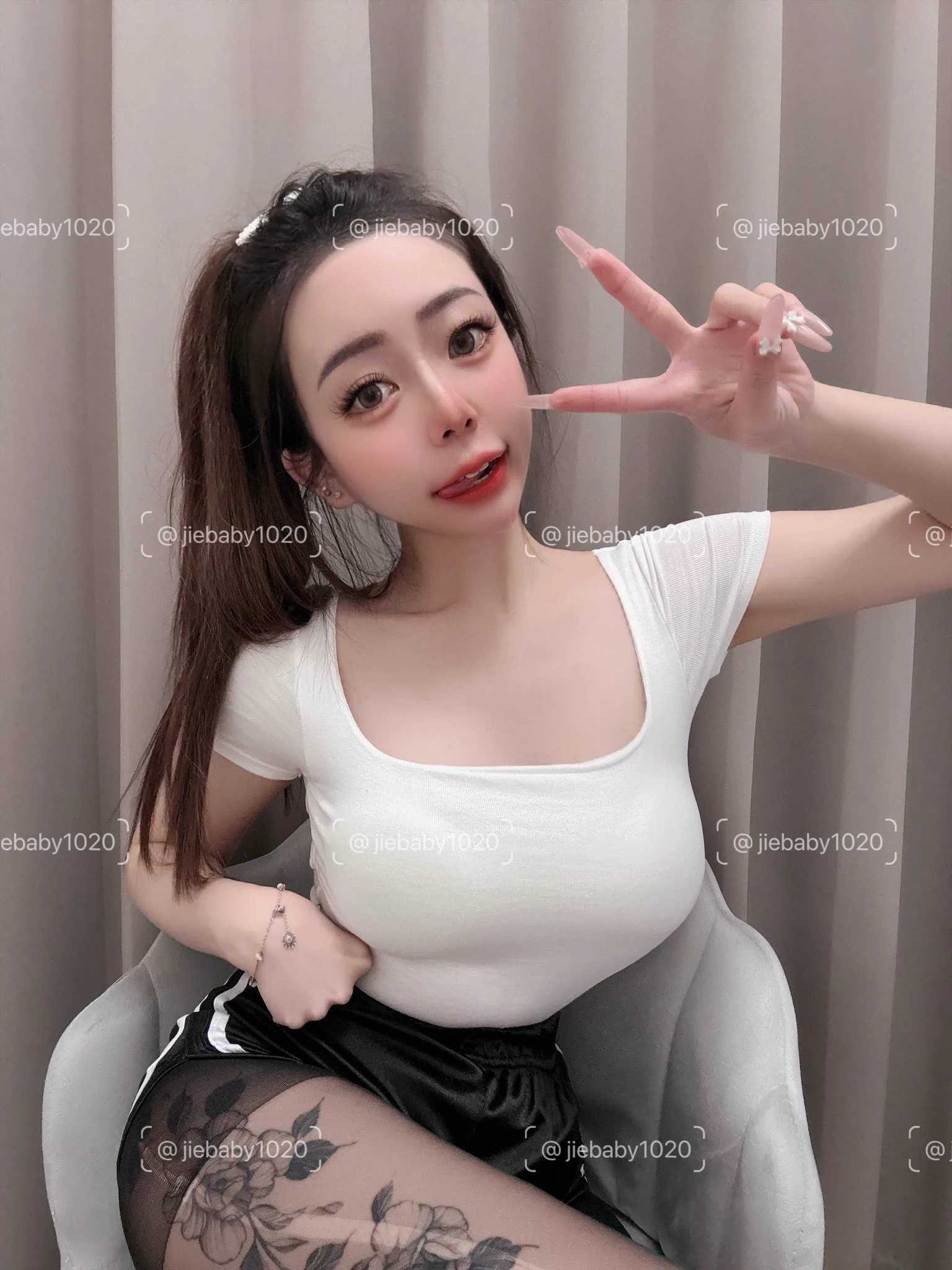喜歡我身上的絲襪嗎🙈🙈🙈/IG：jie.e2售原味（喜歡私訊） 🫶🏼 https://t.co/AQxs0VunC5