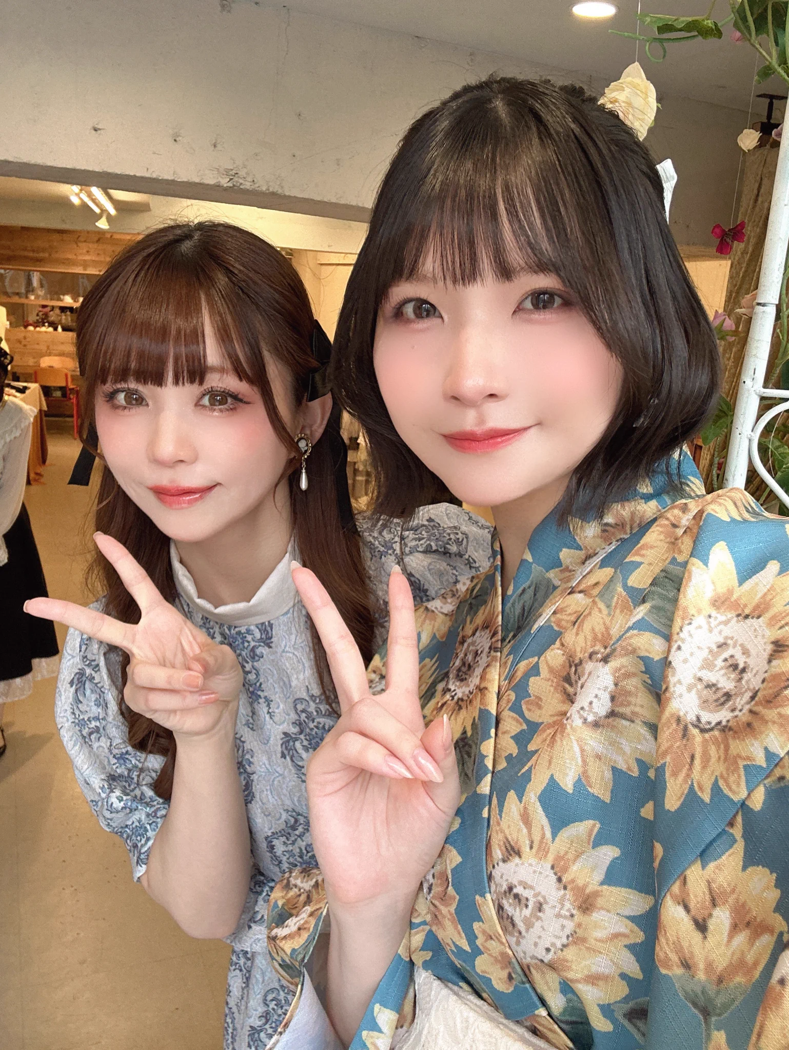 やっこに誘ってもらってF i.n.tさんの展示会に行ったらみどりちゃんにめーーーーーーちゃ久々に会えて𝓢𝓸 𝓗𝓪𝓹𝓹𝔂☺️🤍🤍🤍🤍そして藤城リエさんお髪がとっっっっても綺麗で美しかった🥹✨✨✨✨ https://t.co/NkVlqALIy7