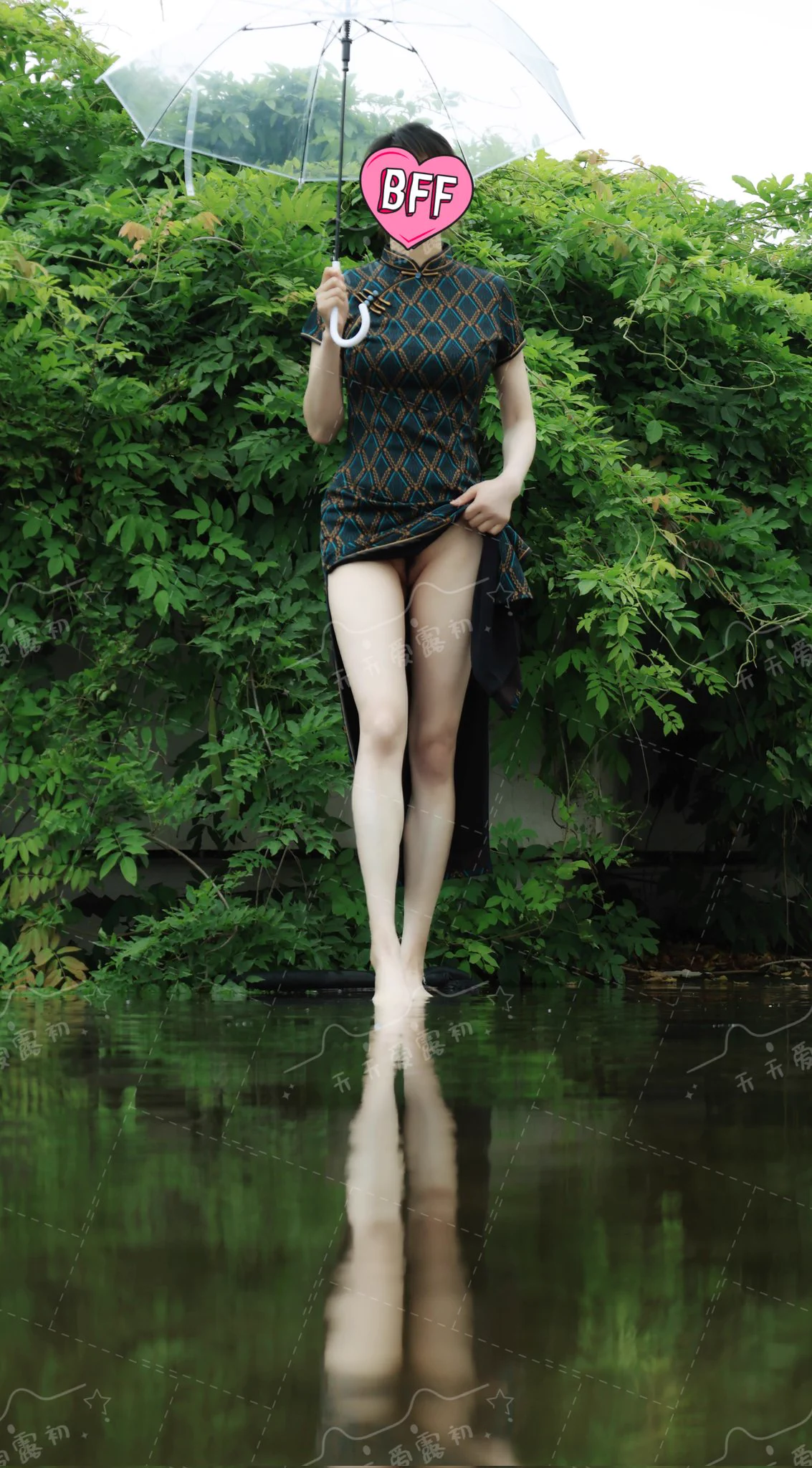 旗袍少妇 第二弹踮起足尖，撩开裙角，纤纤玉体，待君欣赏。#少妇 #露出 #情趣@007share @wqganenshi_ @Public_Catgirl1 @luchu888888 https://t.co/mrk7vCiHYY