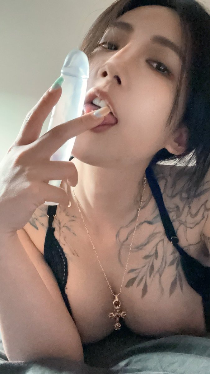 影片版來 https://t.co/0Id8MUZ4en 找我👅👅 https://t.co/GBEYPbPeqO