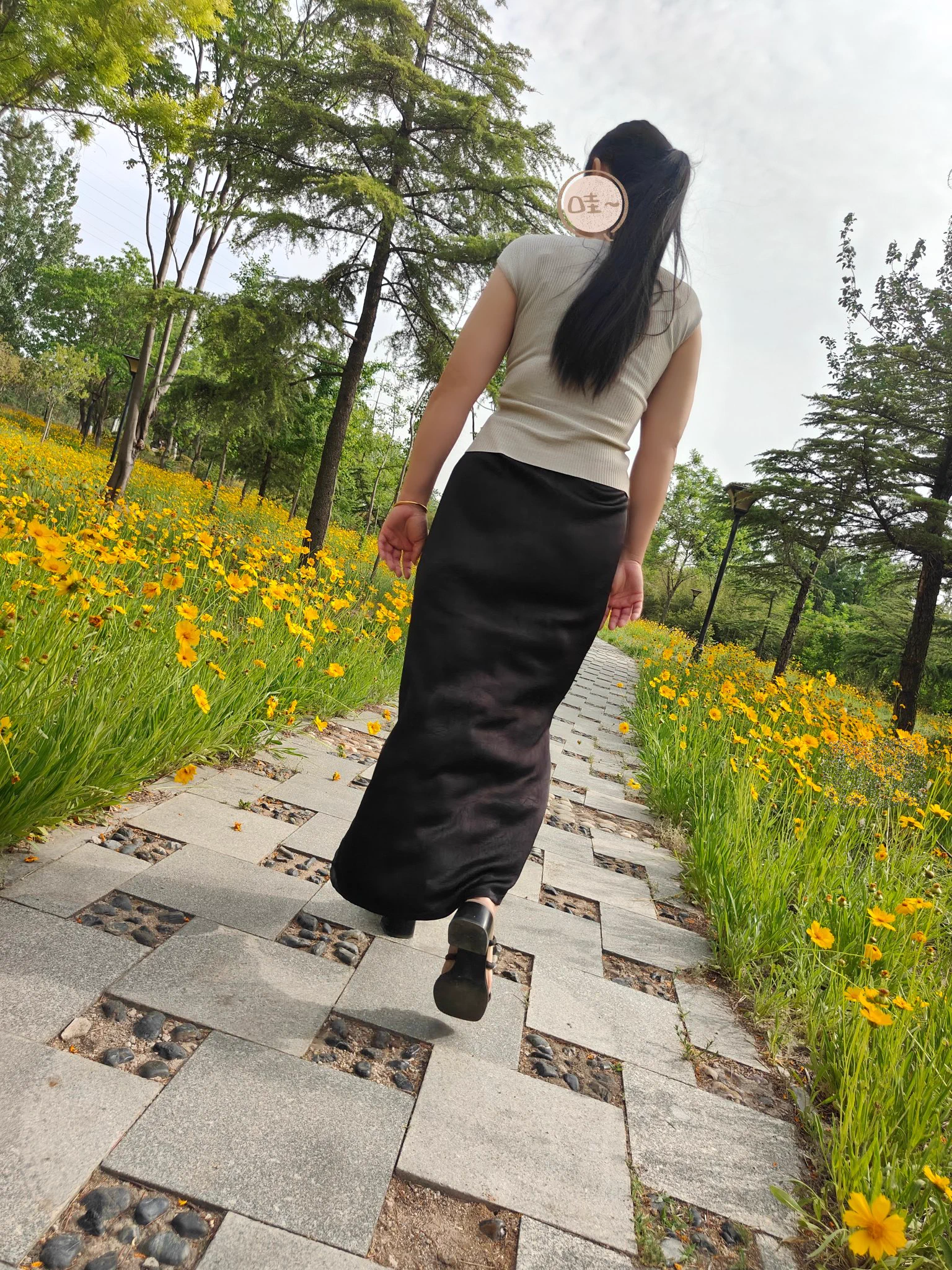 长裙里面从不穿内裤#露出 #户外露出 #真空无内@Public_Catgirl1 @wqganenshi_ @luchu888@tbzt2024@kssexxia@luchu888888@51luchu_投稿大神转推 https://t.co/tHMhGUJDIw