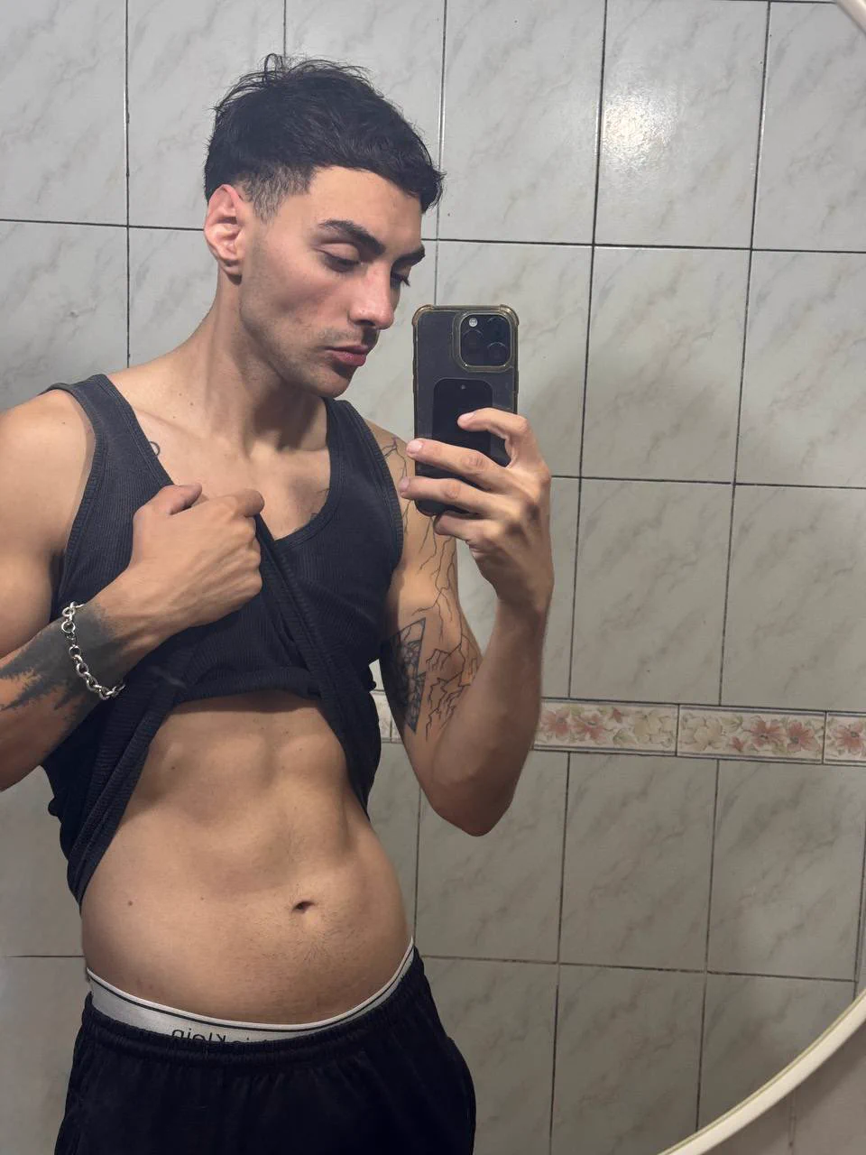 ¿Cual te gusta más? 😼 https://t.co/RSjx1SvnWB