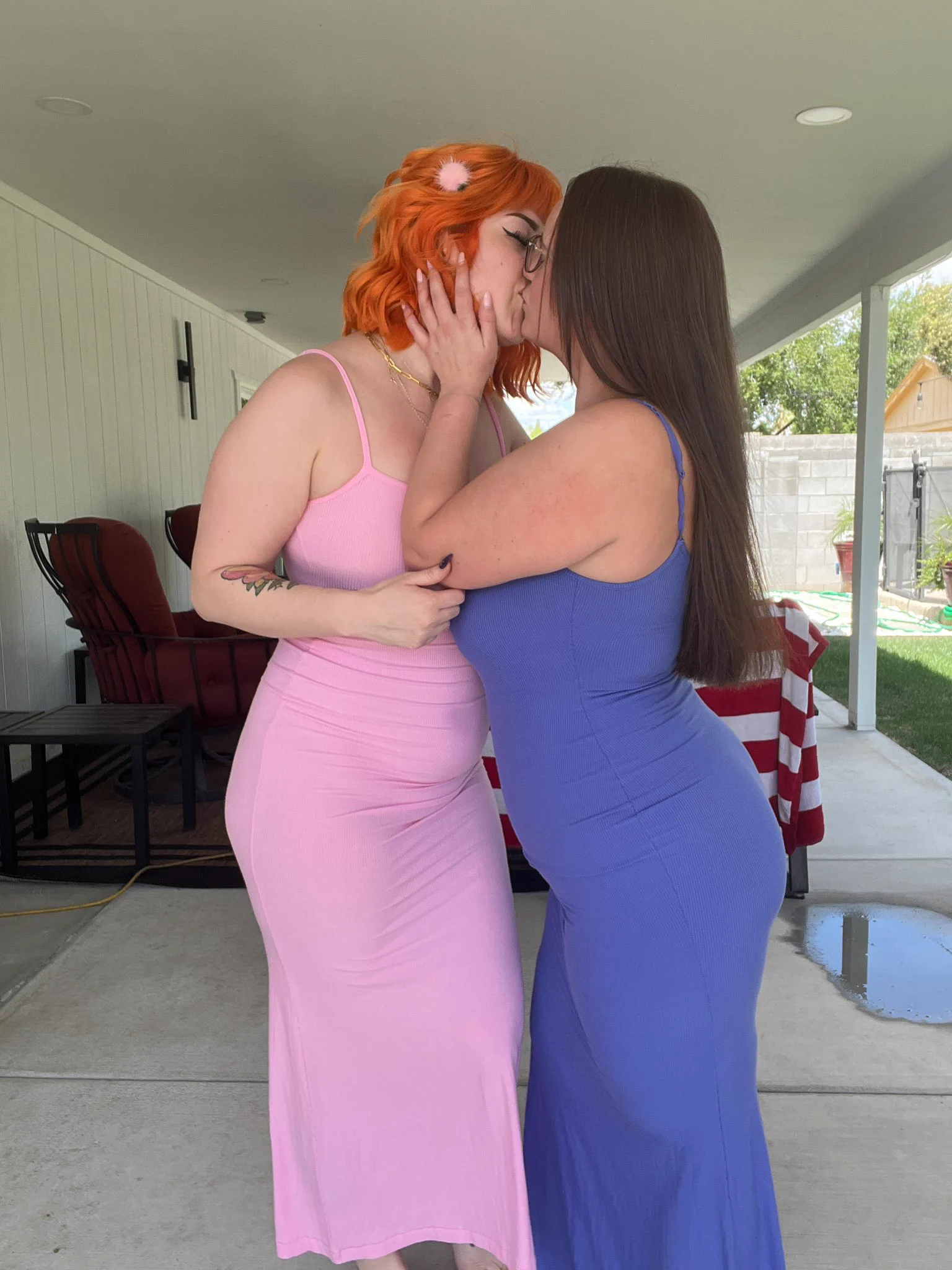 Happy pride month! 🏳️‍🌈 I love women so much @herbivorewh0re https://t.co/NTh5W1a1nu