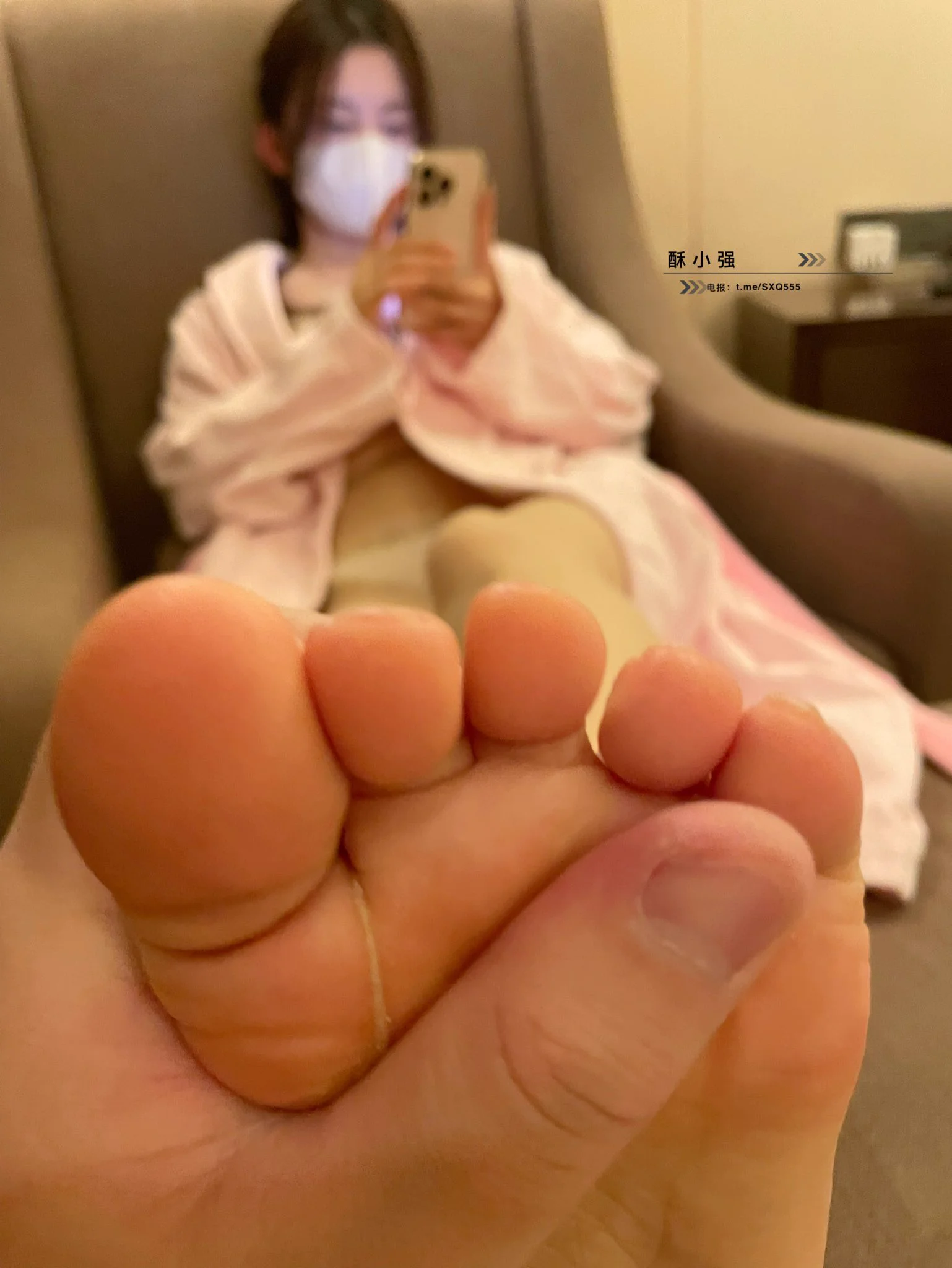 用嘴一点一点撕开肉丝，再用带着口水咬开这豹纹罩罩，这要哪有哪的身段实在是欲罢不能… https://t.co/ODH2PYbrTC