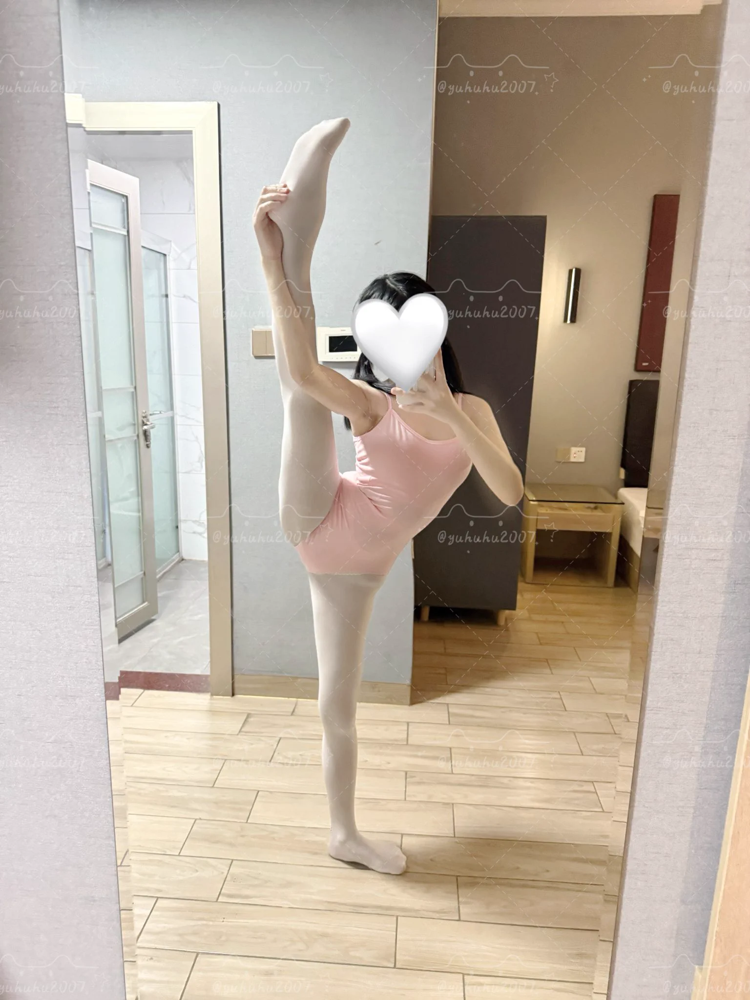 舞蹈生的柔韧度，不止在练功房@SexytoLady @SexytoGirl @SexytoBaby @SexytoDoll https://t.co/xc8idSX6zo