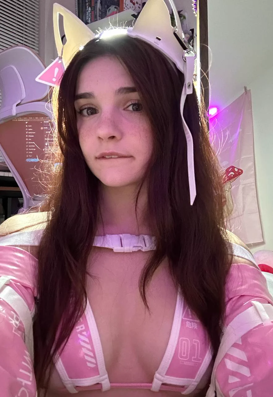 deleting in 14 hours, but whoever says 'me' gets a special dm 💌 https://t.co/kgR8Rdh7jy