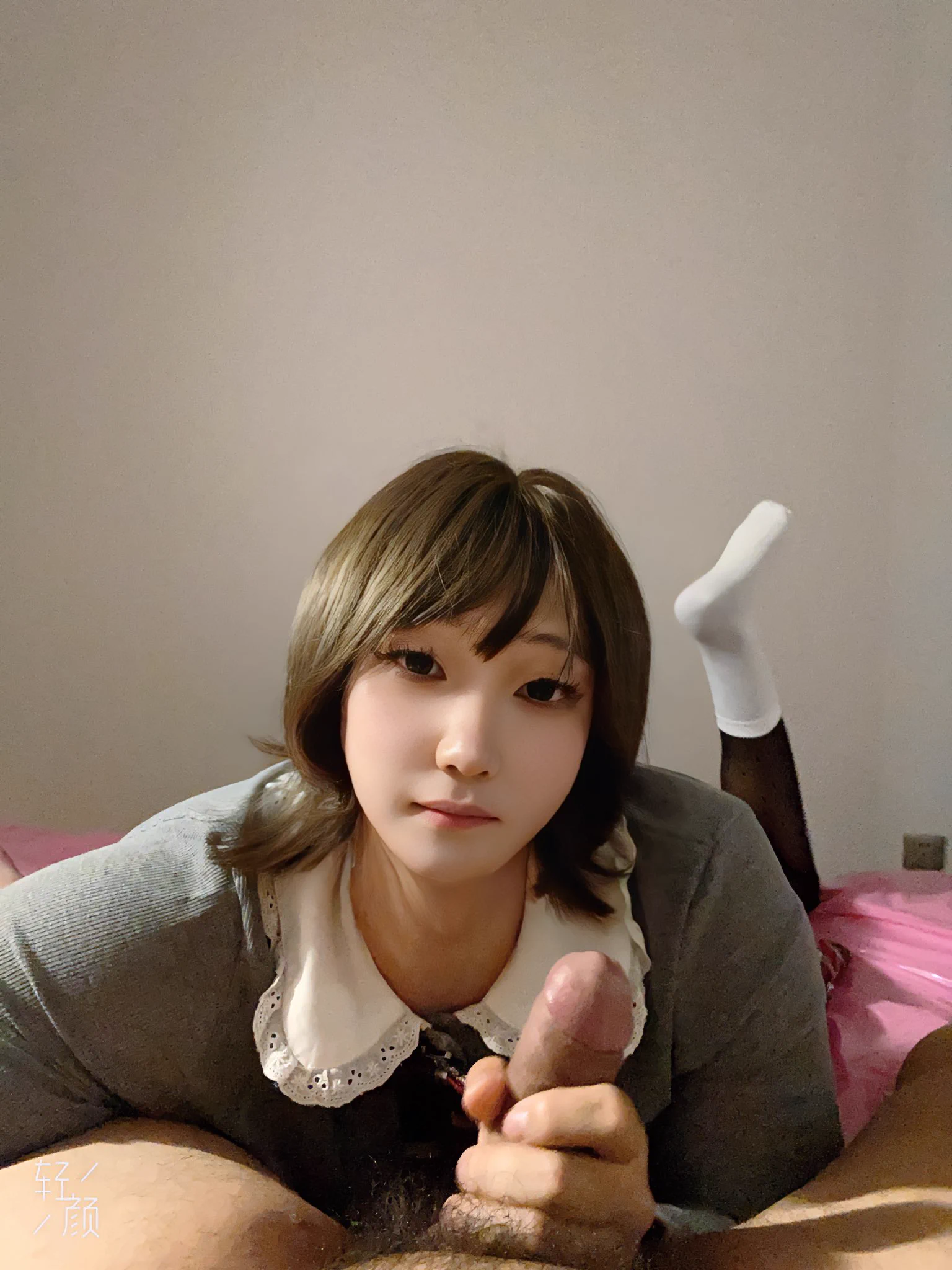 上一秒还在握着爸爸的大肉棒美美拍照 下一秒就被爸爸按住狠狠的草了一顿#伪娘 #男娘 #男の娘 #沈阳伪娘 https://t.co/G0YzAZNd3D