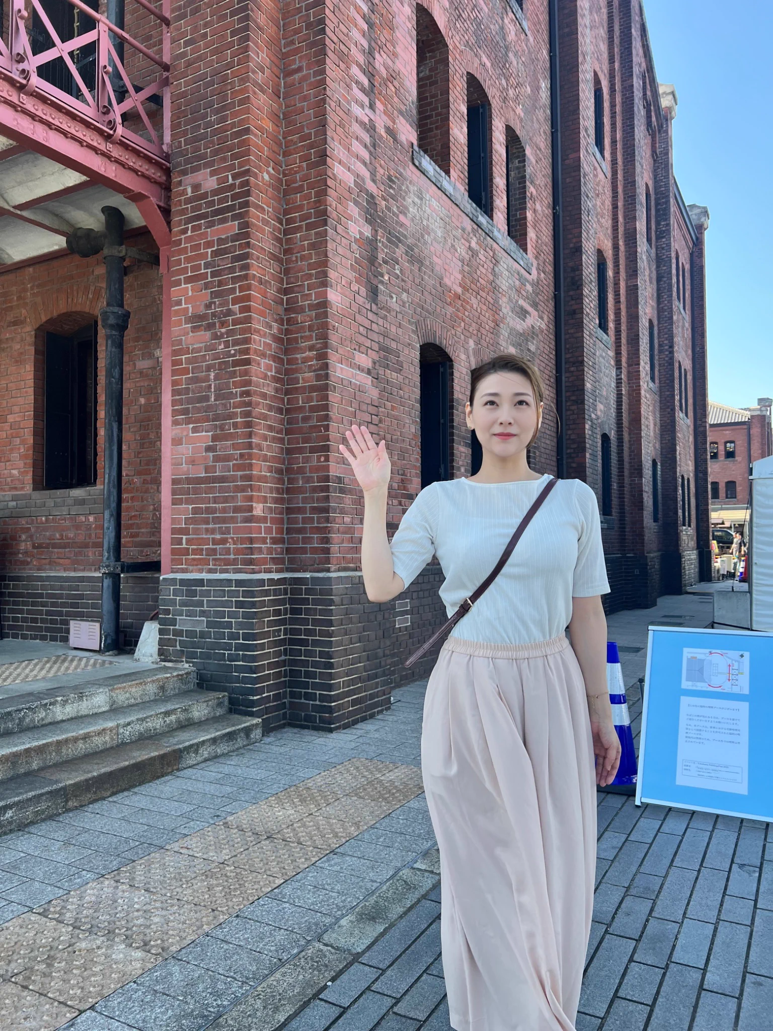 わかりづらいけど赤レンガと一緒に。赤レンガ倉庫ってどこで撮るのがいいんだろ🤔 https://t.co/sWBLTlnibO