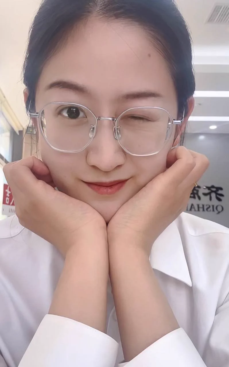 上班的时候好无聊，给自己自拍一下～忍不住想起上次和网友见面给我拍的照片，发出来给粉丝们看看，我这身材能吸引你么～～还在犹豫什么，喜欢我就私信我，我也想要一场激情的释放呢！！ https://t.co/5OfcQysedn