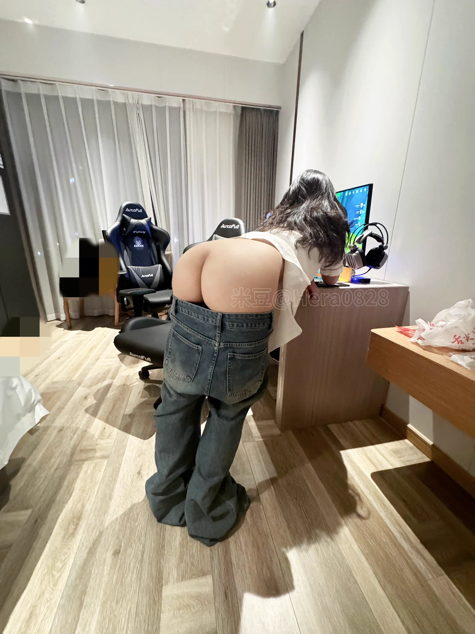 左滑脱裤子🤣#36D #女大 #翘臀 @smlnzhl @SMlnZhi https://t.co/aTLsOp2w8r