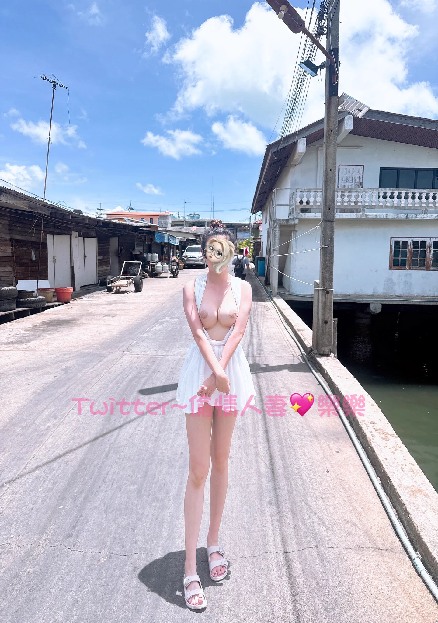 不要放大看 #是胸貼啦～想看奶頭的 #幫我轉推～白色禮服💖#野外露出～長輩透透氣 #猜猜多大～單男想約的 #私訊我唷～下一個活動許願👇👇👇👇👇（色情遊戲唱歌局）（情慾泡澡）（矇眼調情） https://t.co/Q3xfl78HfY