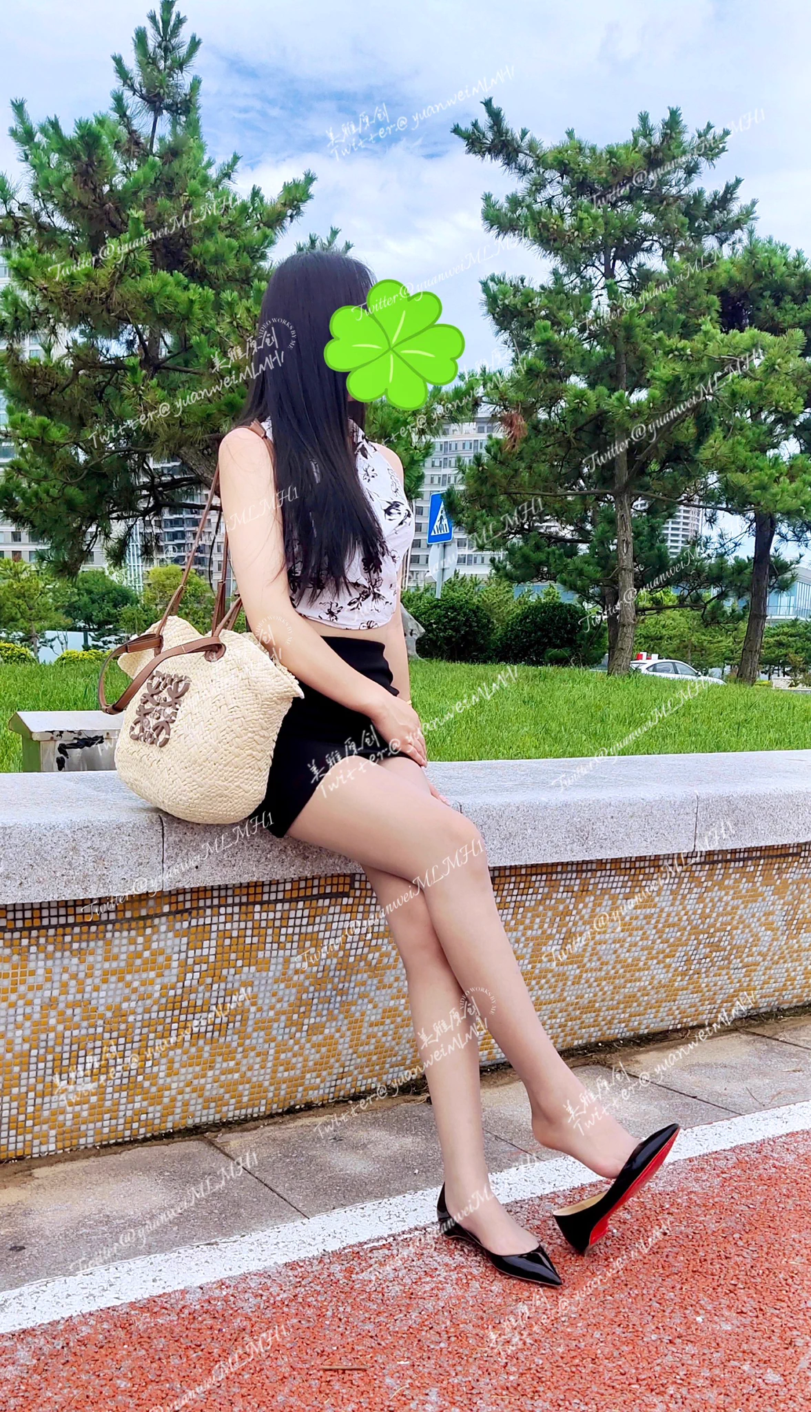 每次穿漆皮鞋出去玩完后的袜子都很酸，诺！今日份的原味，酸味十足了 https://t.co/QvjzwP526V