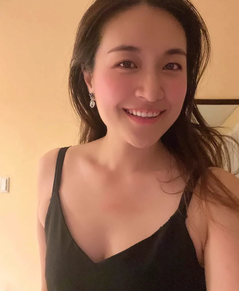 #抓龙筋 #丝足 江苏的体制内推友，工作原因长期久坐不活动，导致经络淤堵，气血不畅，勃起困难，射精困难！勃起困难的问题好解决，射精可不是一般的费劲，又是手撸又是足交，还要根据粉丝需求说骚话，骚叫刺激他，看着他射出来一股一股泛黄的精液，可想而知这是憋了多久，😍想体验的跟我联络哦！🔞 https://t.co/jfZE3zox9i