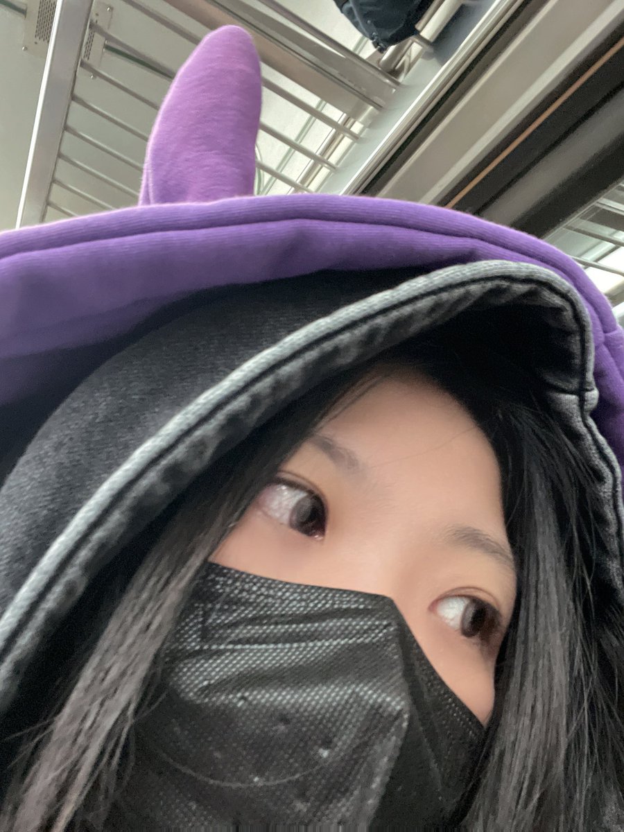 我這裡不缺雙面人 . https://t.co/PLJv1aPL9Y