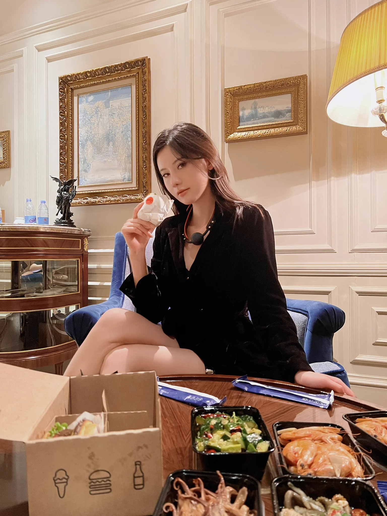 臭弟弟多吃点 明天高考加油 https://t.co/MRPBqjBmqu