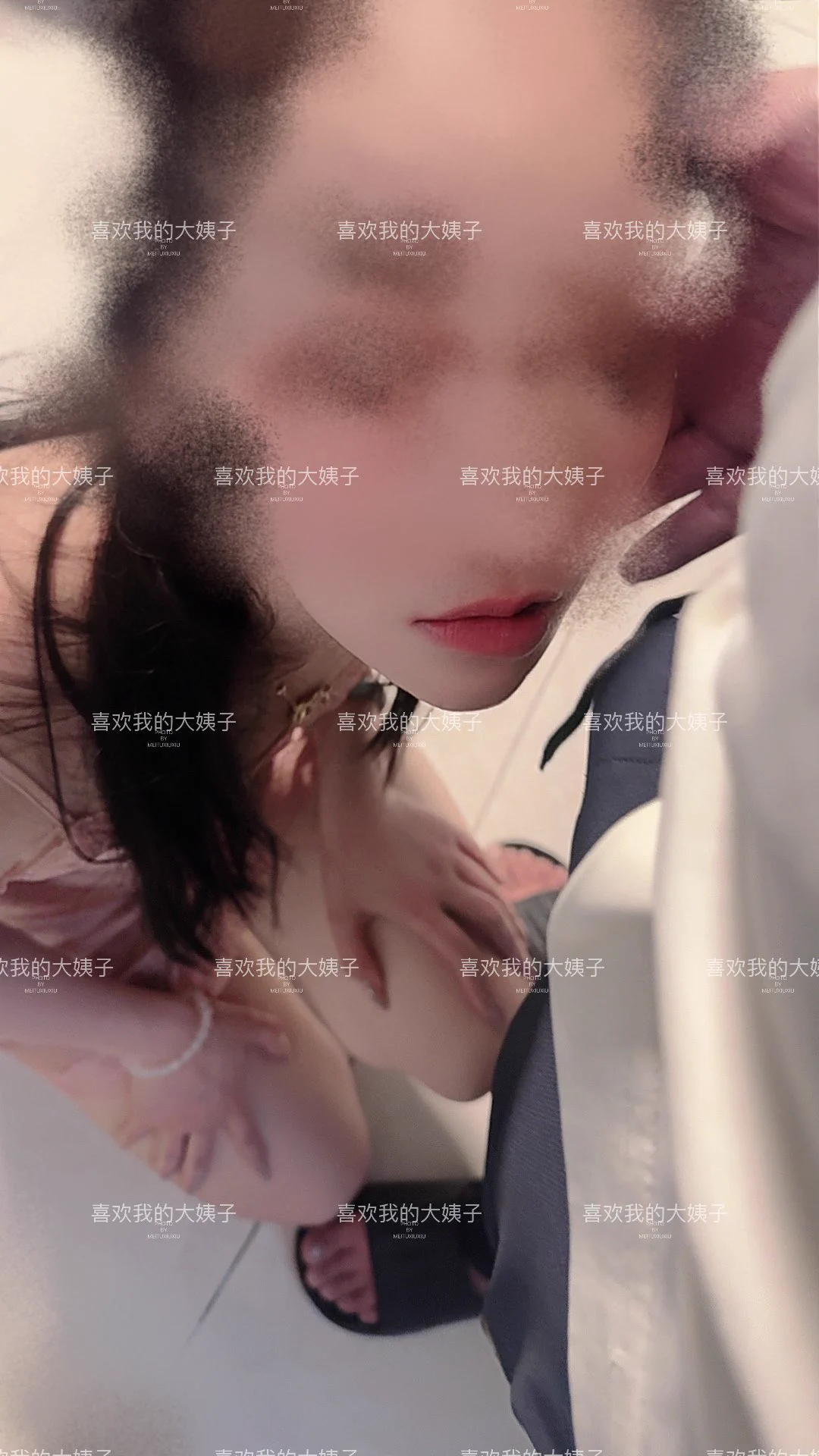 唉，大姐今晚能难受死吧，我说的是嫩穴难受本来挺好的，老婆搂着孩子睡觉，我想和大姐在客厅偷摸做爱的，已经开始了，大姐都给我口的差不多了😂视频正拍着呢，刚想插入进去，听到卧室里面孩子哭的声音，紧接着老婆开门出来了，现在我在餐桌上坐着，老婆在给孩子拿裤子，换裤子，尿床了，大姐在沙发上 https://t.co/68gcZAyyP1