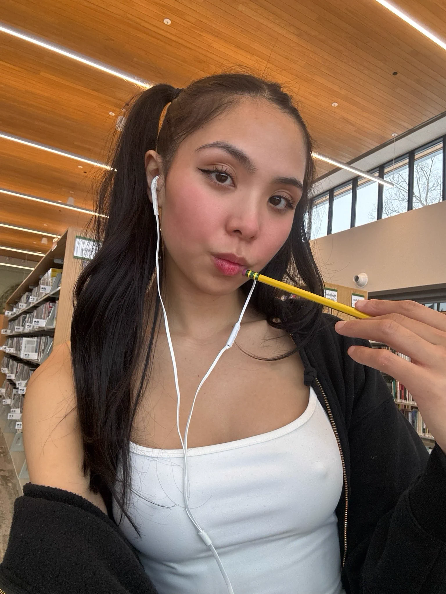 @sary_inaki i just turned 18 &amp; got my teacher fired after this leæked 😭 also my 0F is FREE https://t.co/QHrKkN02a3