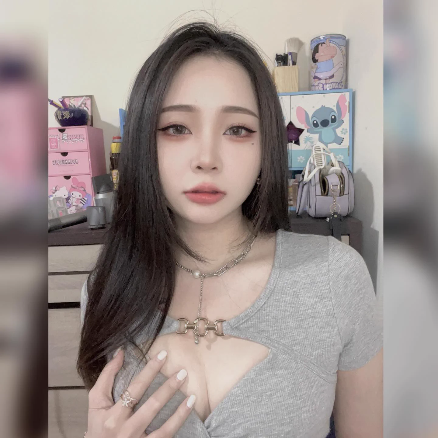 今天奶脹到不想穿內衣月經快來了 整個超煩躁想發脾氣也想亂親人誰要被我撒氣（很色的那種）#新北 #生理期前症候群 #奶脹不是你想看就能看 https://t.co/r7Moapwbm9