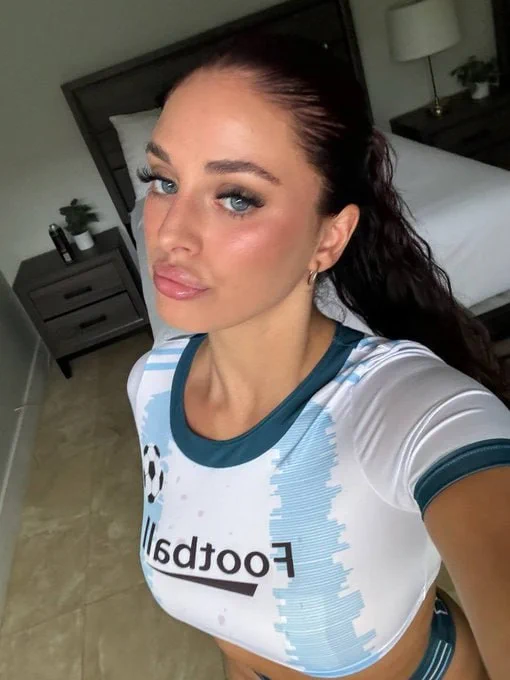 say hi If I can dm you free pics📸 https://t.co/kezPTX6fKL