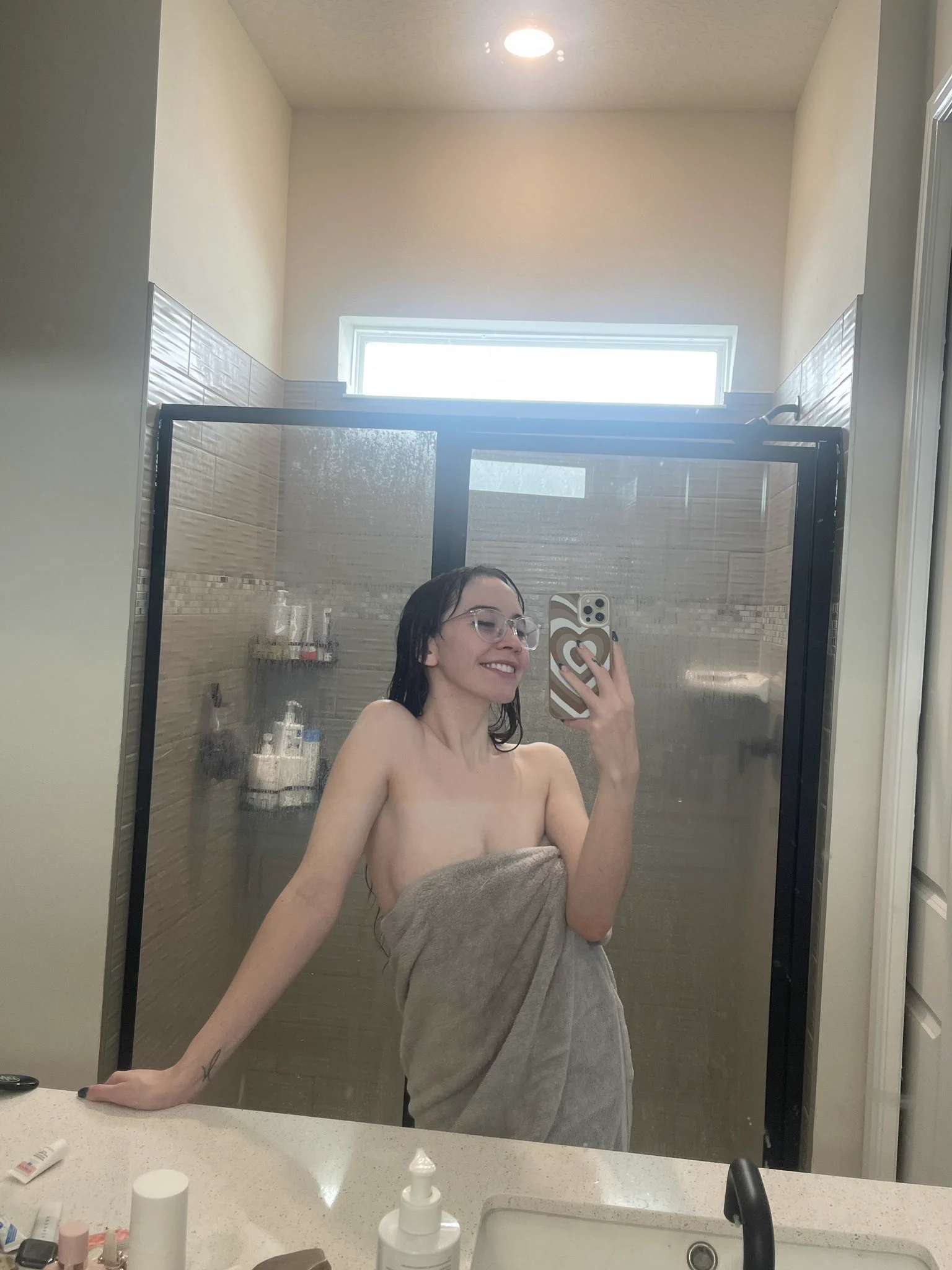 say hi if your dms are open for more 😚 https://t.co/lBU68jQWQk